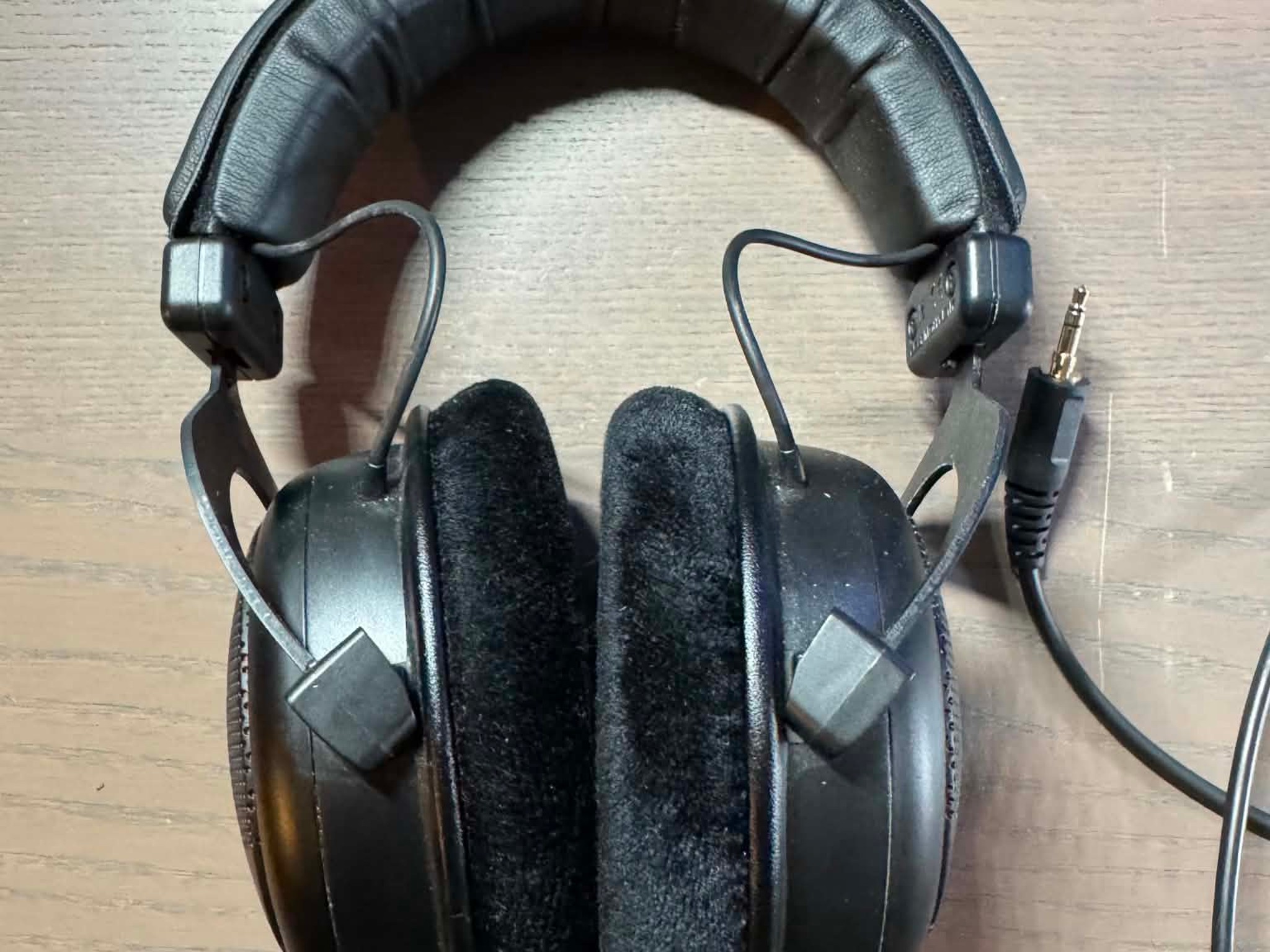 beyerdynamic TYGR 300 R Open-Back Gaming Headphones Black Over-Ear 6.35mm