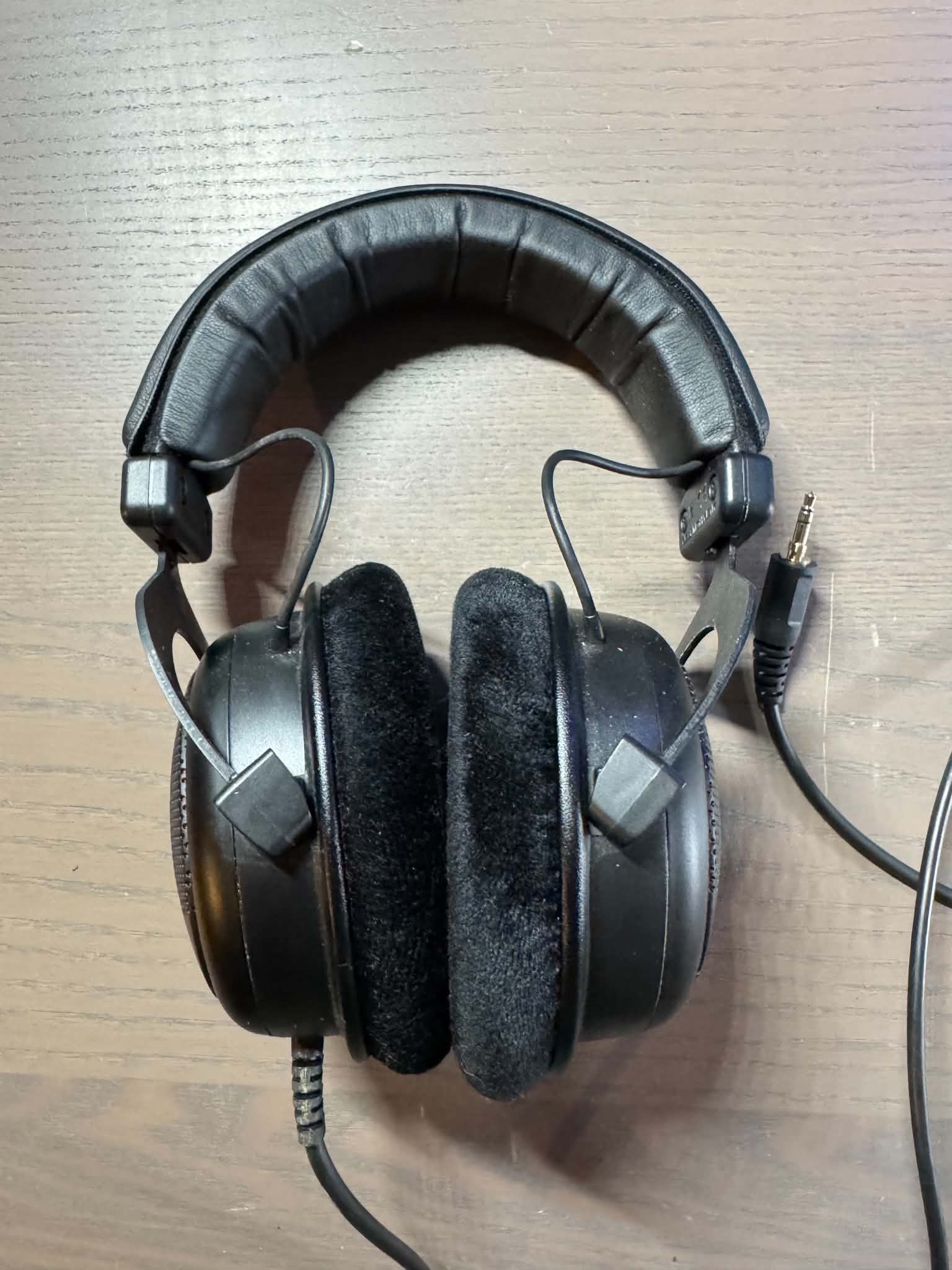 beyerdynamic TYGR 300 R Open-Back Gaming Headphones Black Over-Ear 6.35mm
