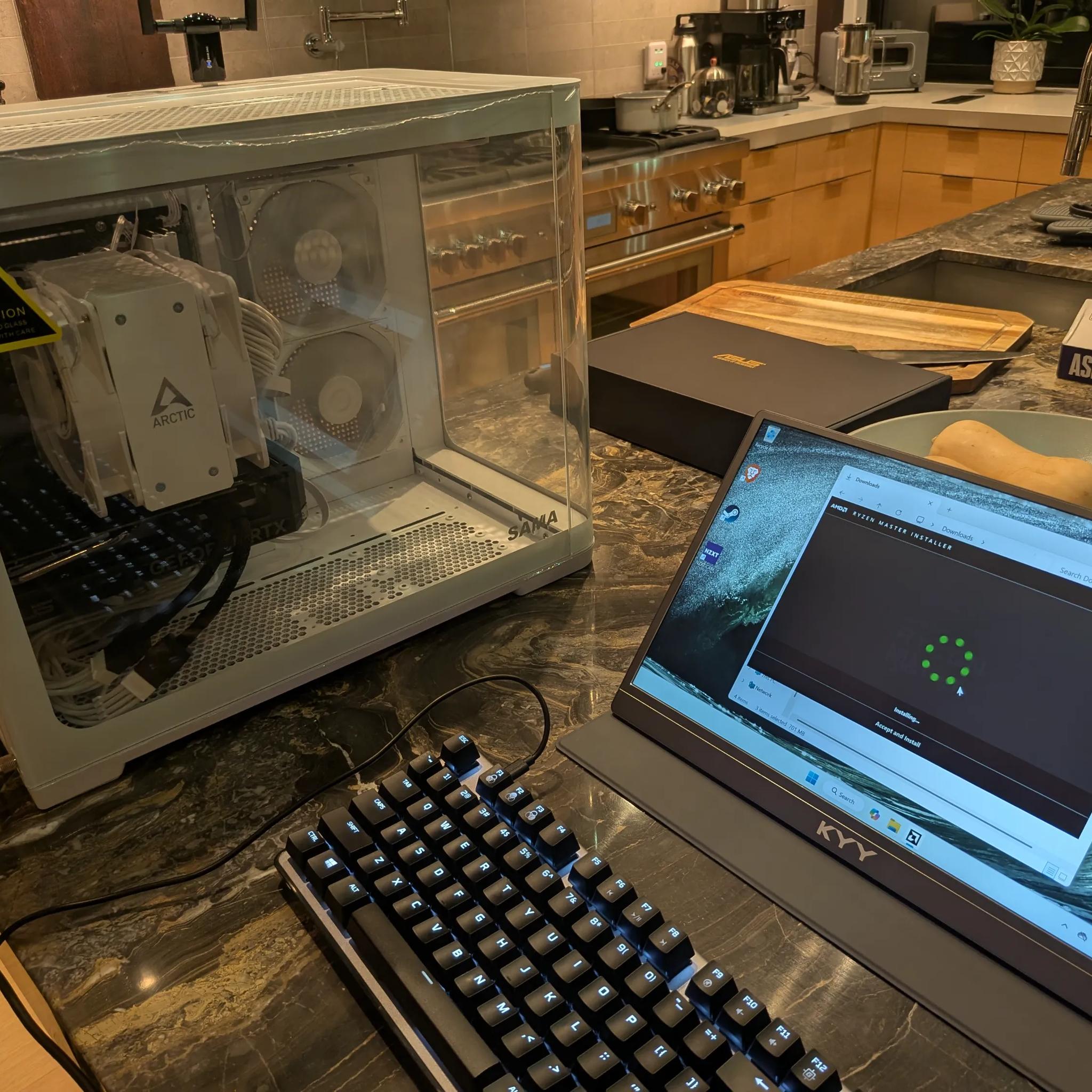 White Gaming PC - Ryzen 7600X, RTX 4070 Super, 32 GB DDR5, 1 TB