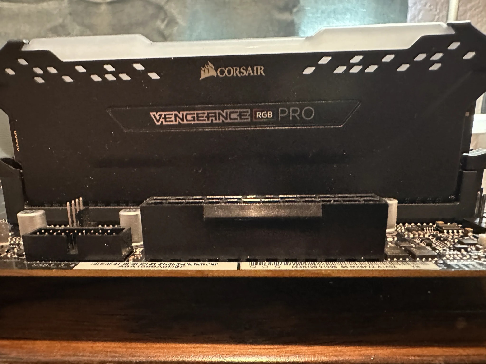 Intel i7-11700kf / ASRock Z590 C/AC WiFi Board / Corsair Vengeance Pro RGB 32gb DDR4-3200mhz RAM