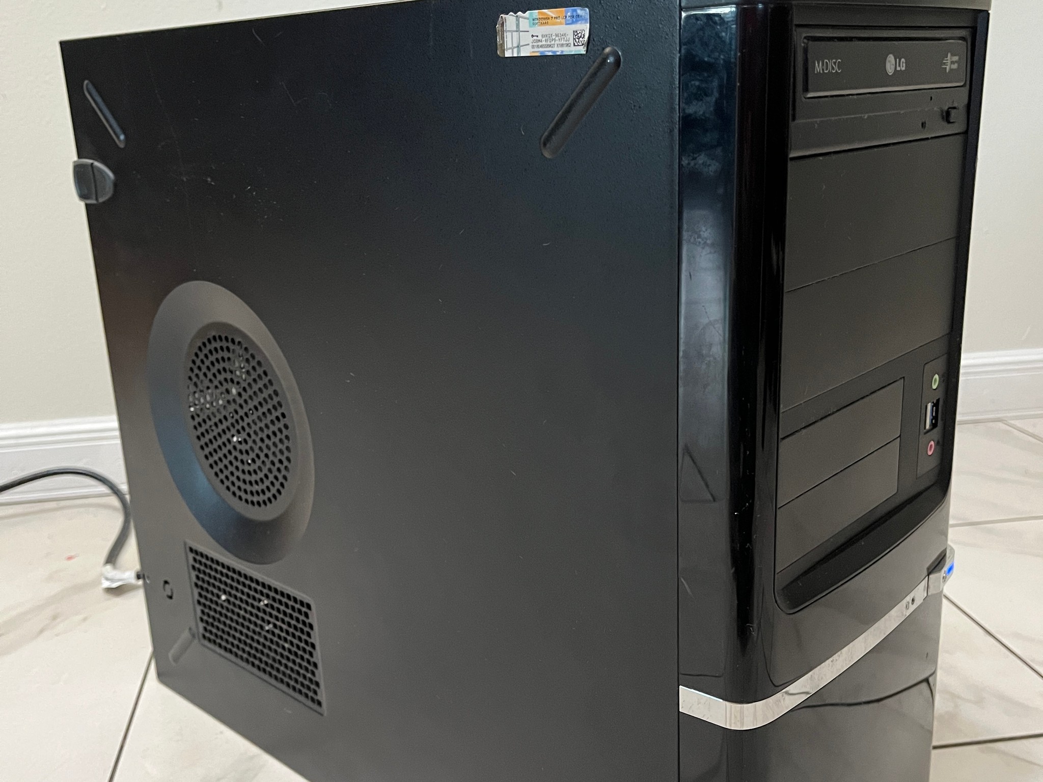 AMD RX 7800 XT 16GB, AMD Ryzen 5 7600x, 16GB RAM, 1TB SSD - High FPS Office Gaming PC w/ Wi-Fi & BT