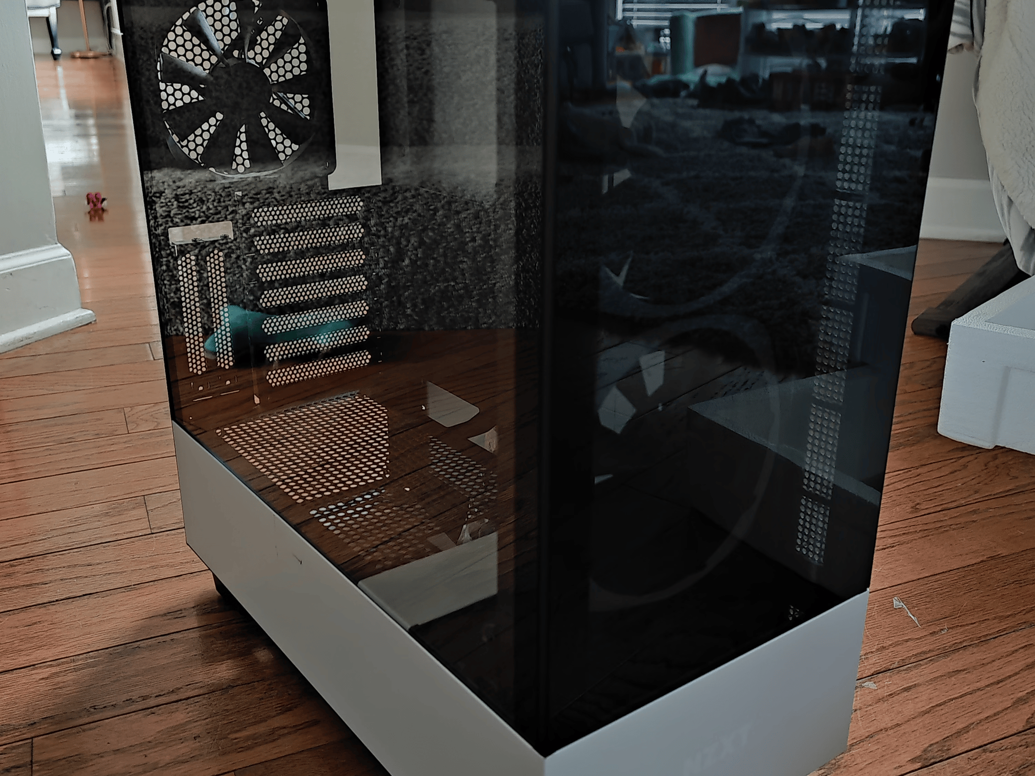 NZXT White H510 Elite Case - Scratch and Dent item