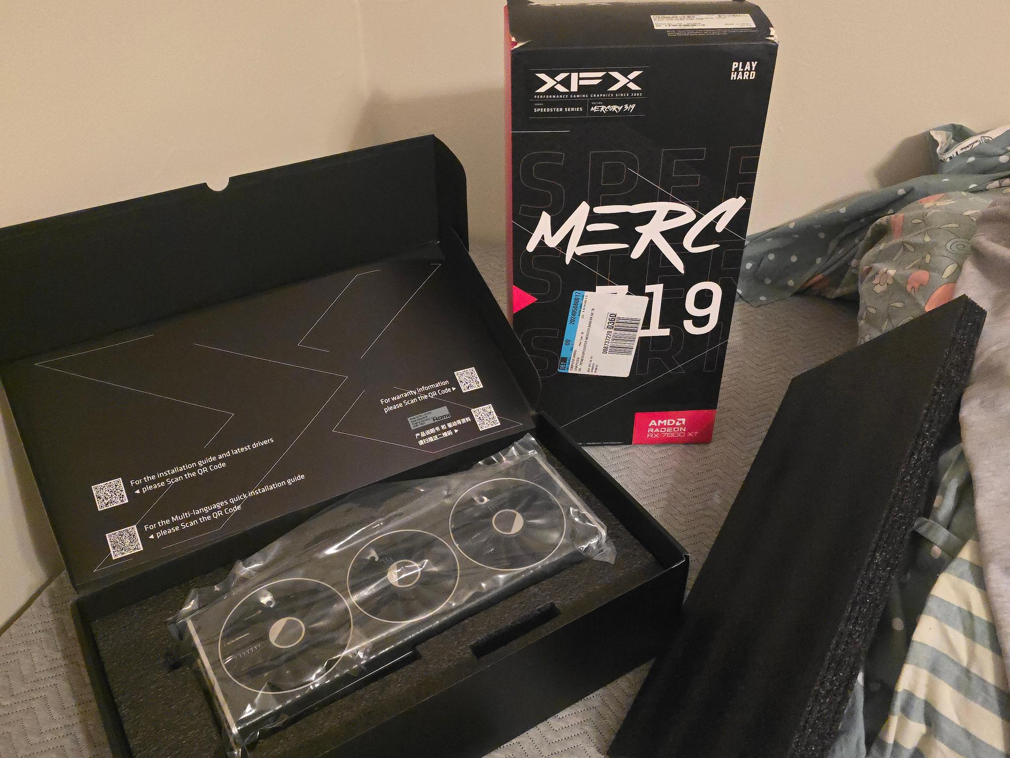 XFX Speedster MERC 319 Black Radeon RX 7800 XT