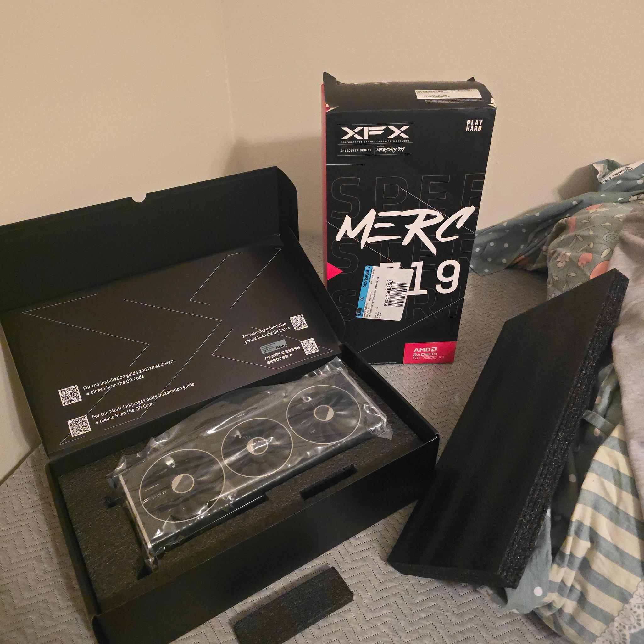 XFX Speedster MERC 319 Black Radeon RX 7800 XT