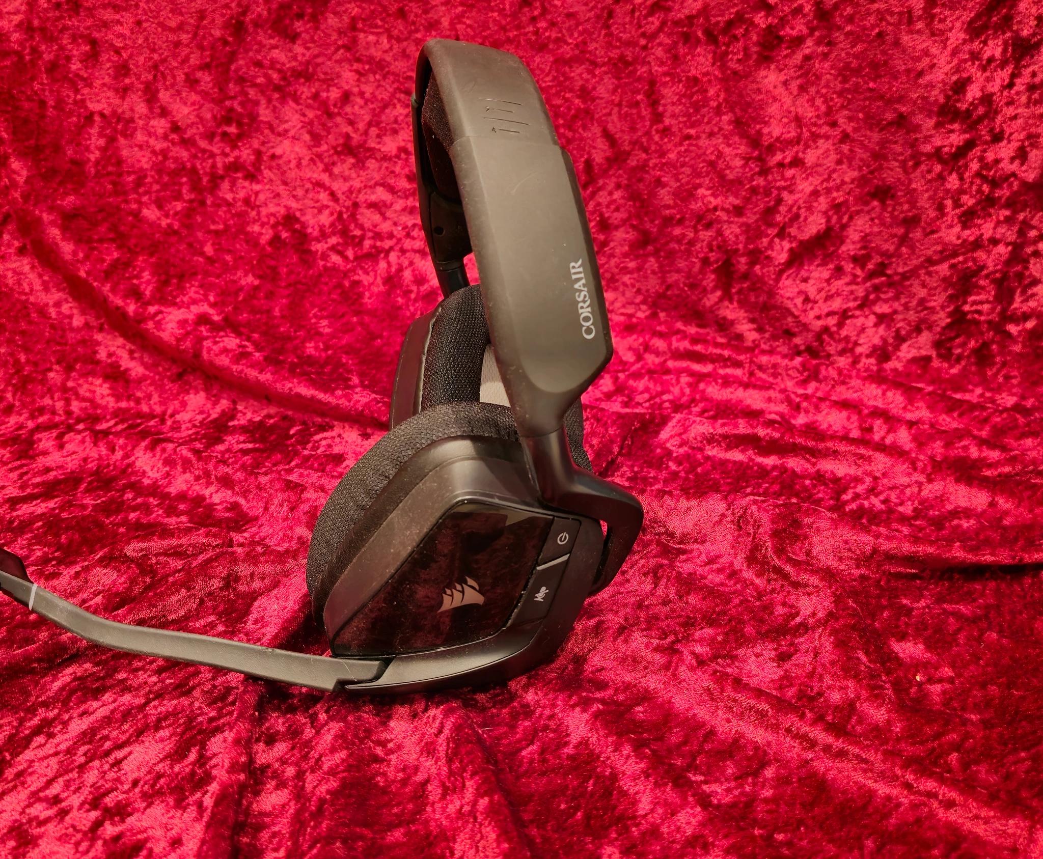 CORSAIR VOID RGB ELITE Wireless Gaming Headset