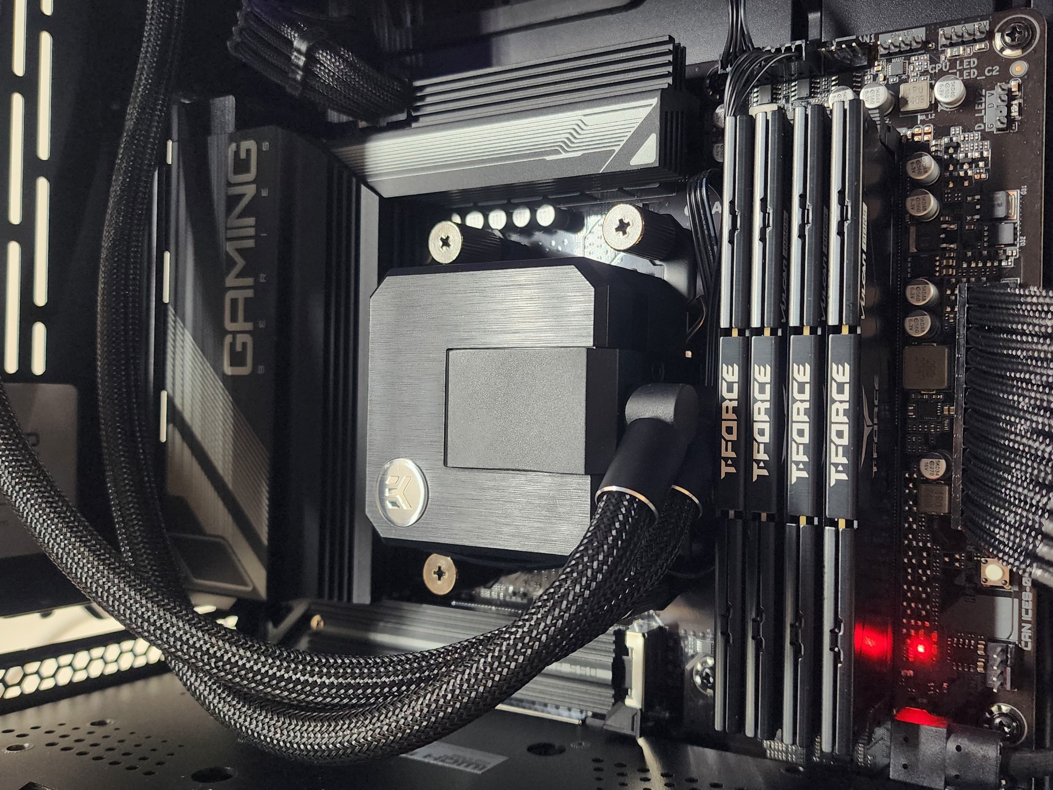 Gaming PC Ryzen 7 7700 32GB RAM 1TB SSD RX 7800 XT 16GB Windows 11 PC