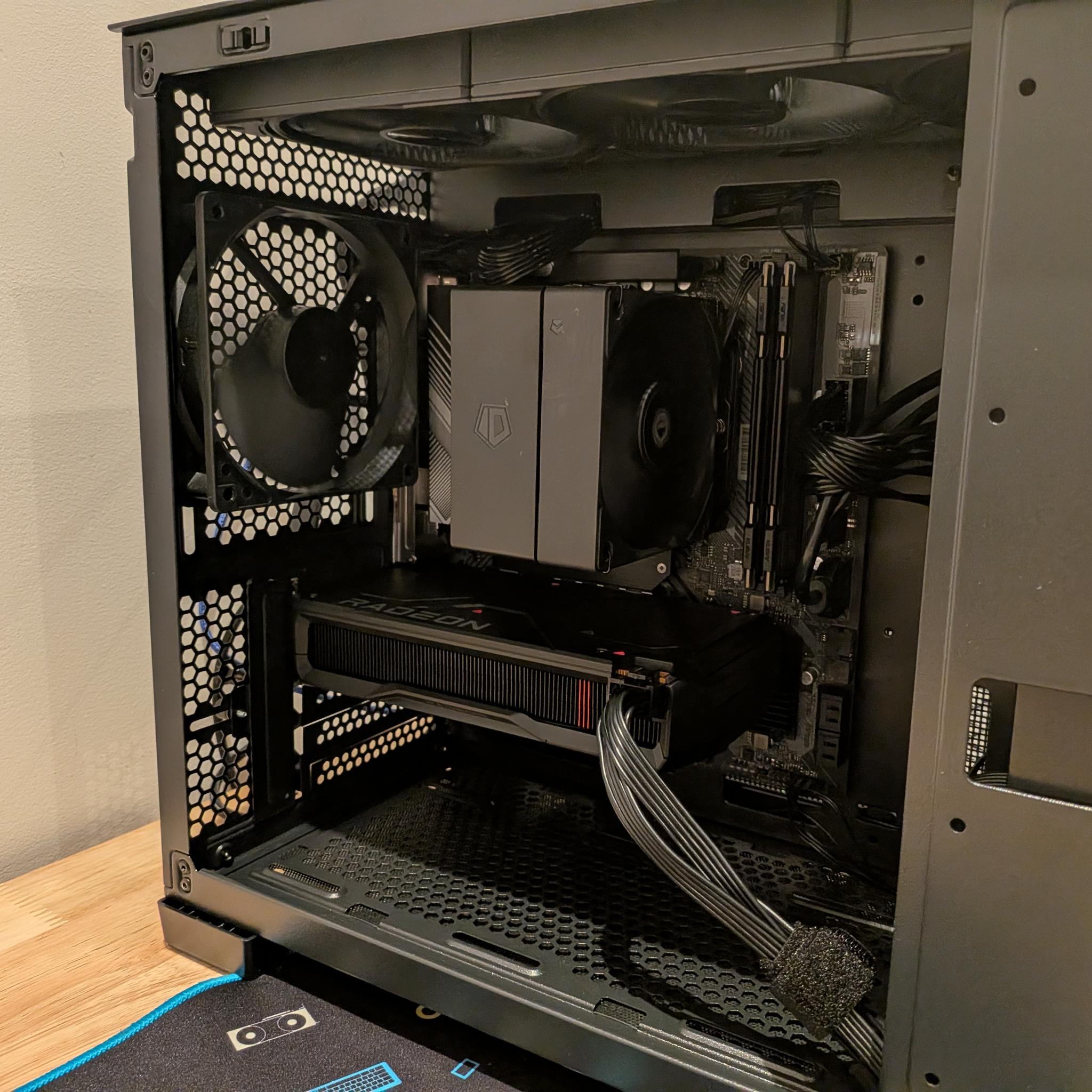 Blackout 7600 - Ryzen 5 7600, RX 7600, 32GB RAM, 1TB NVMe SSD, SteamOS