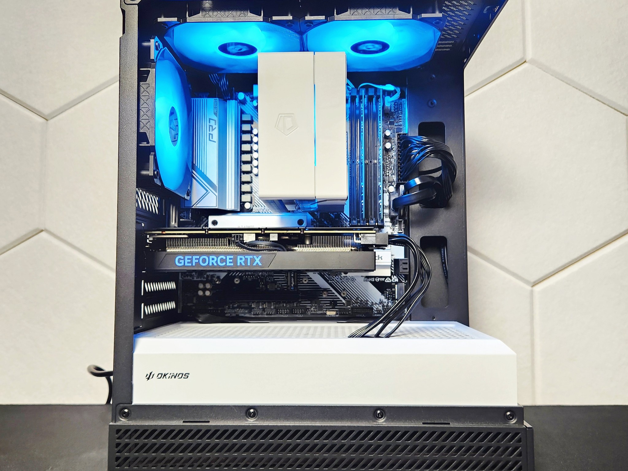 RTX 4060TI 8GB | Ryzen 7 8700F | 16GB DDR5 | 512GB SSD + 1TB HDD | Win 11 Home | WIFI+BT "Panda"