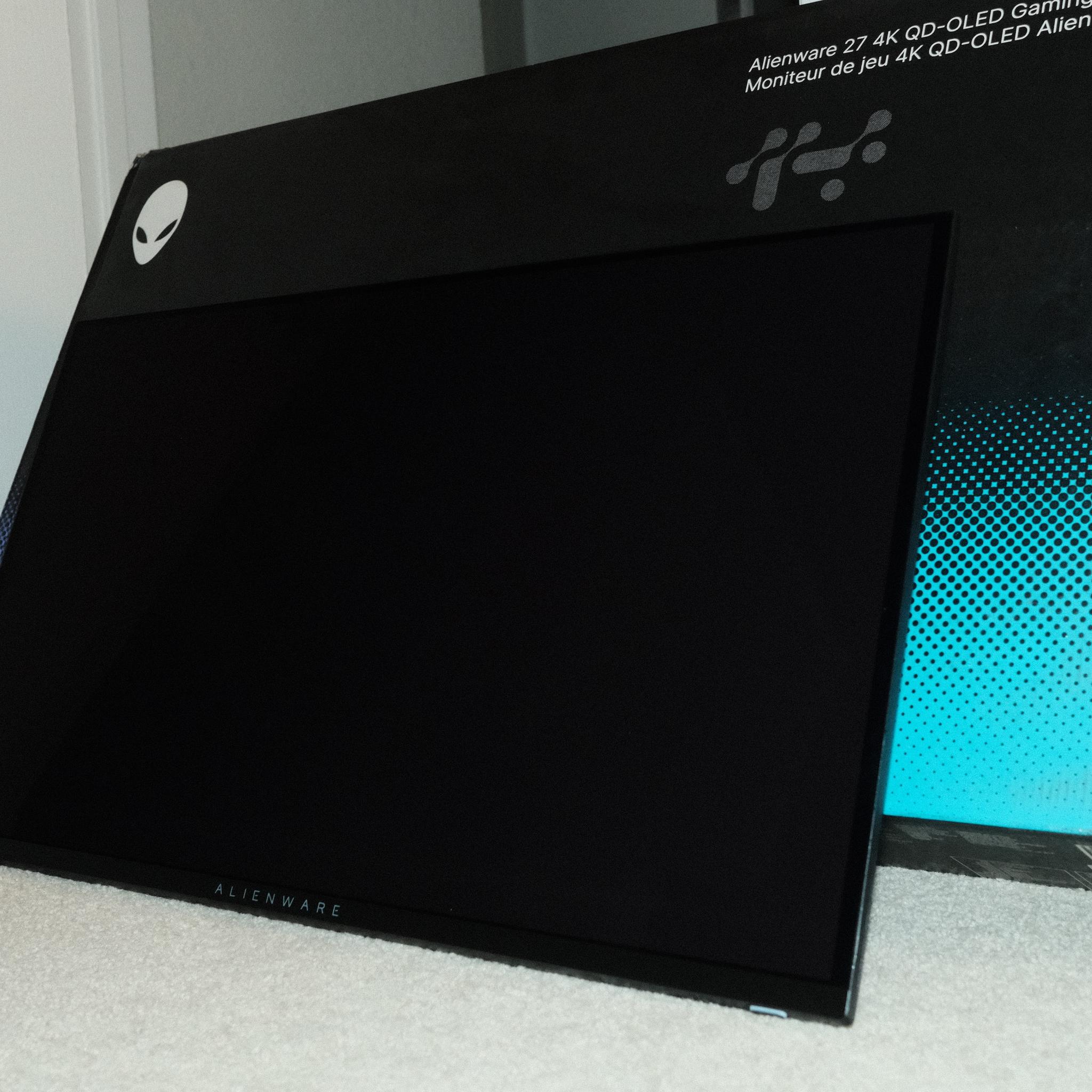 Dell Alienware 27 inch QD-OLED 4K 240Hz monitor AW2725Q - lightly used with original box
