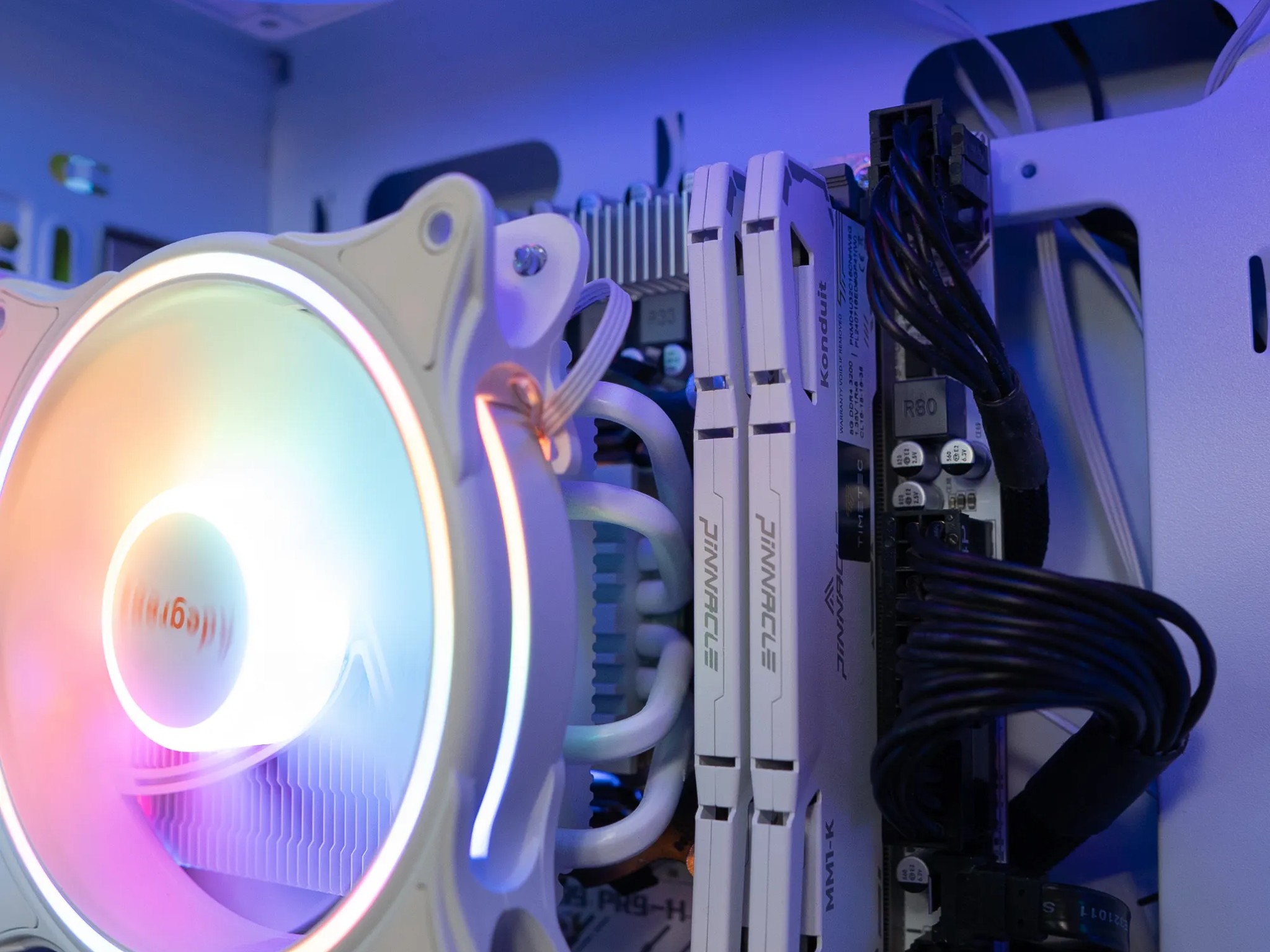 🌨🍬 | NVIDIA RTX 3060 12GB | INTEL XEON E5-2697 V3 | 32GB DDR4 RAM | 1.25TB | Arctic Candy