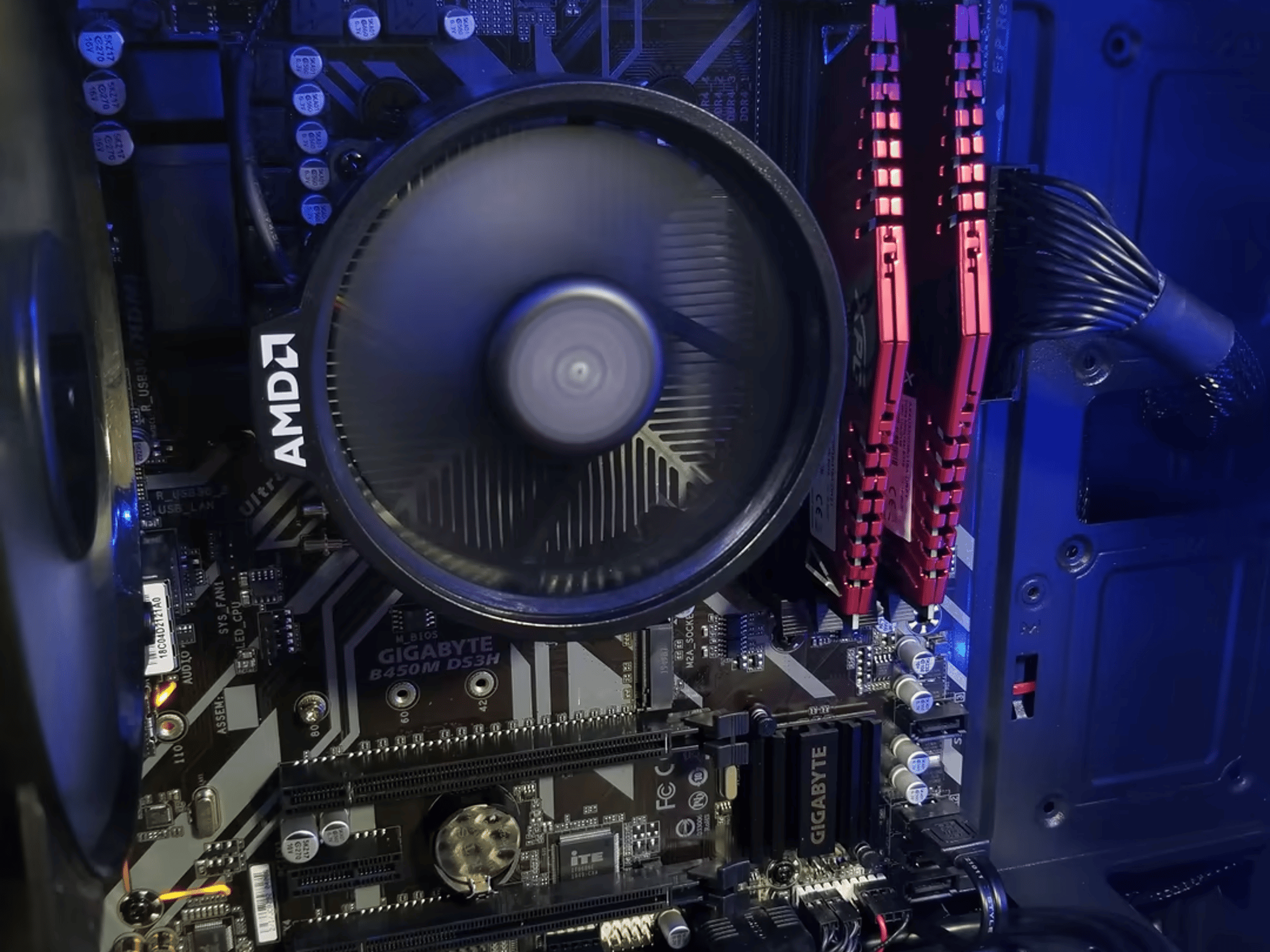 AMD Ryzen 5 5600G w/ Radeon RX Vega 7 Graphics // XPG 16GB 3200MHz // Silicon Power 512GB