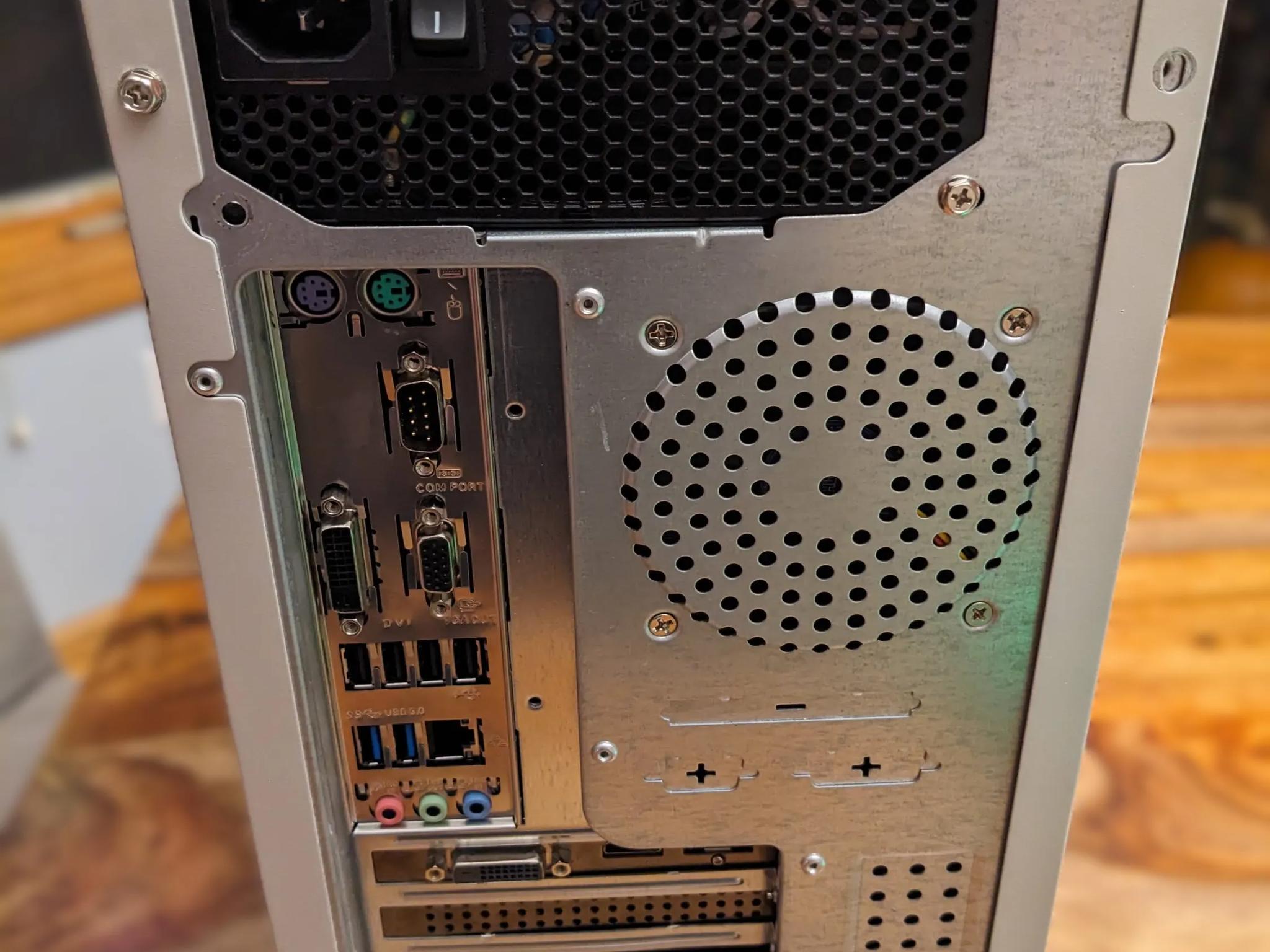 Sleeper's Dream | i7-7700 + 1660 Ti + 16GB RAM + 128GB SSD +1TB HD | DVD-RW | Win 10 | Retro Case