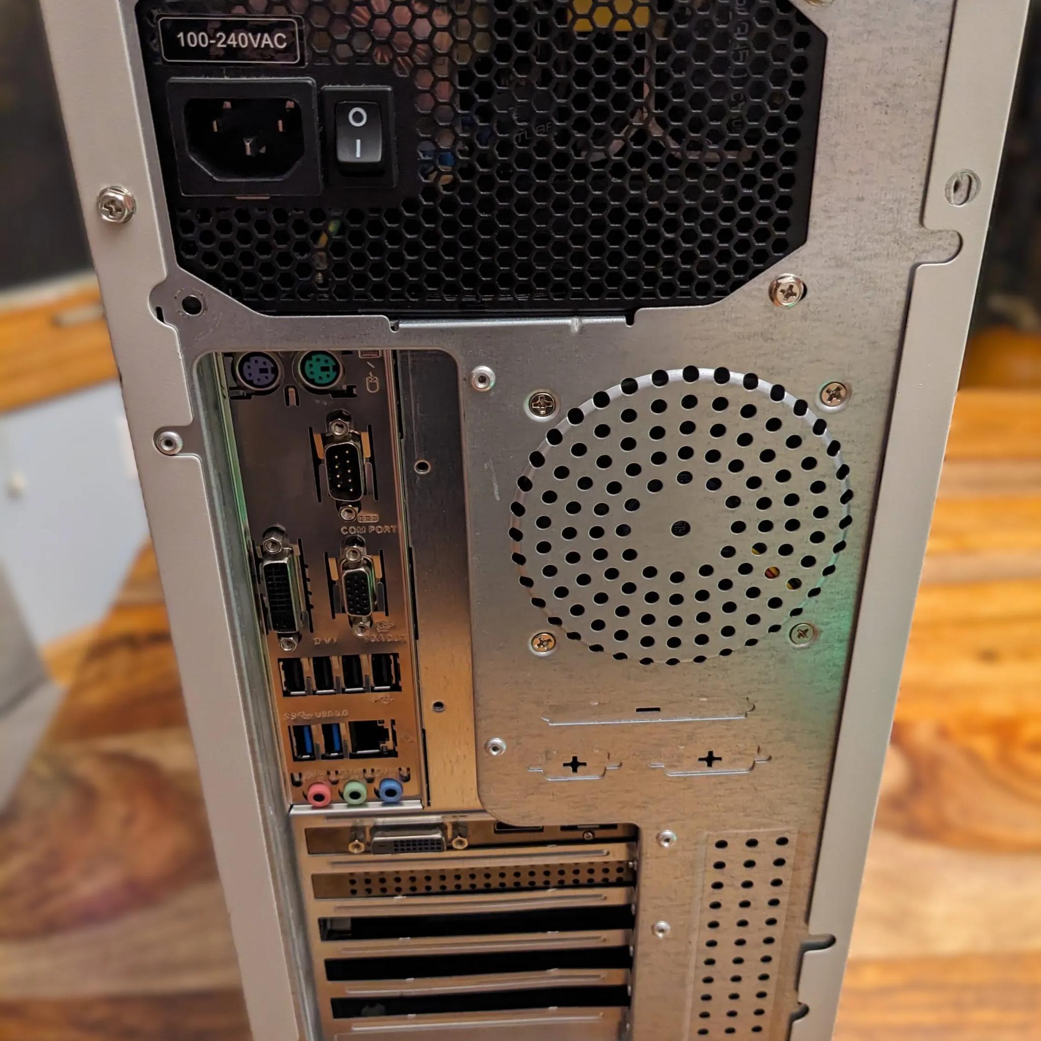 Sleeper's Dream | i7-7700 + 1660 Ti + 16GB RAM + 128GB SSD +1TB HD | DVD-RW | Win 10 | Retro Case