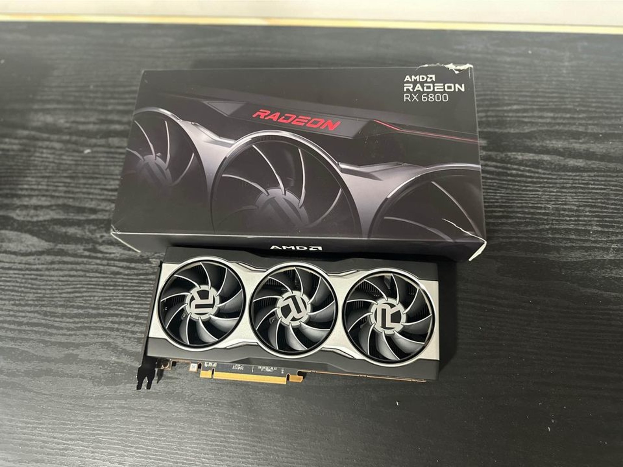 AMD Radeon RX 6800 -16 GB GDDR6 - pCie 4.0 Graphics Card