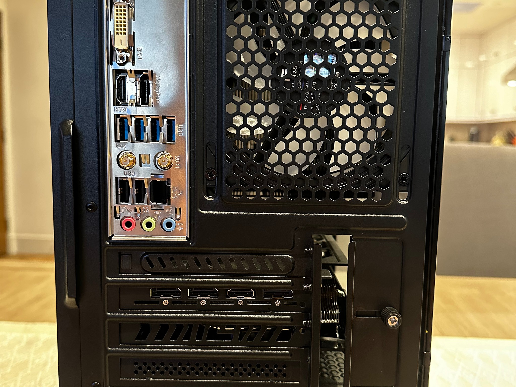 |🔥Gladius🔥| | RX 6650XT & Ryzen 5600 |