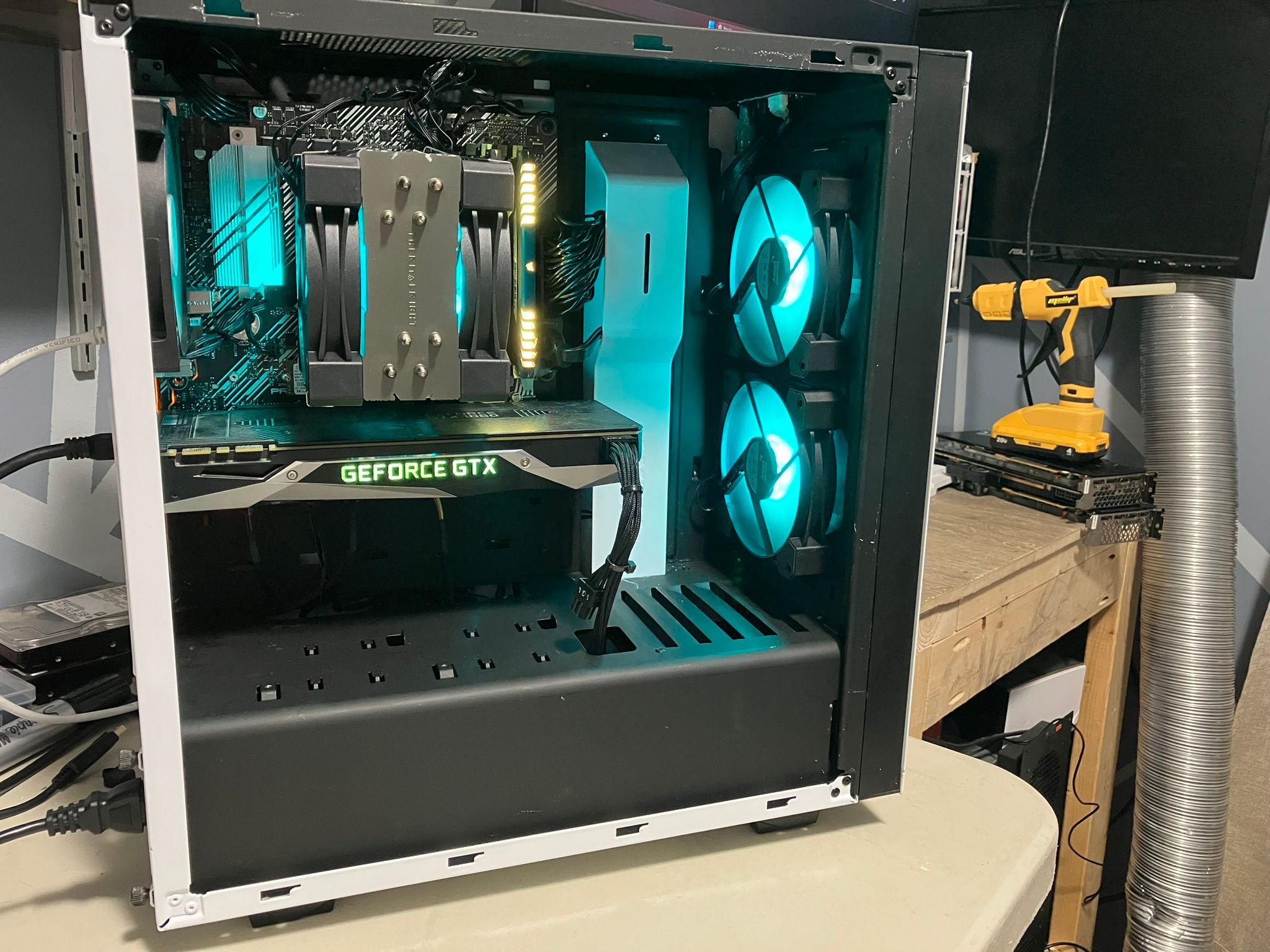 AMD Ryzen 3500x | GTX 1080 FE | 16 GB Ram | 1 TB NVME M.2 SSD | 750W Modular PSU | Win 11 Pro | ARGB