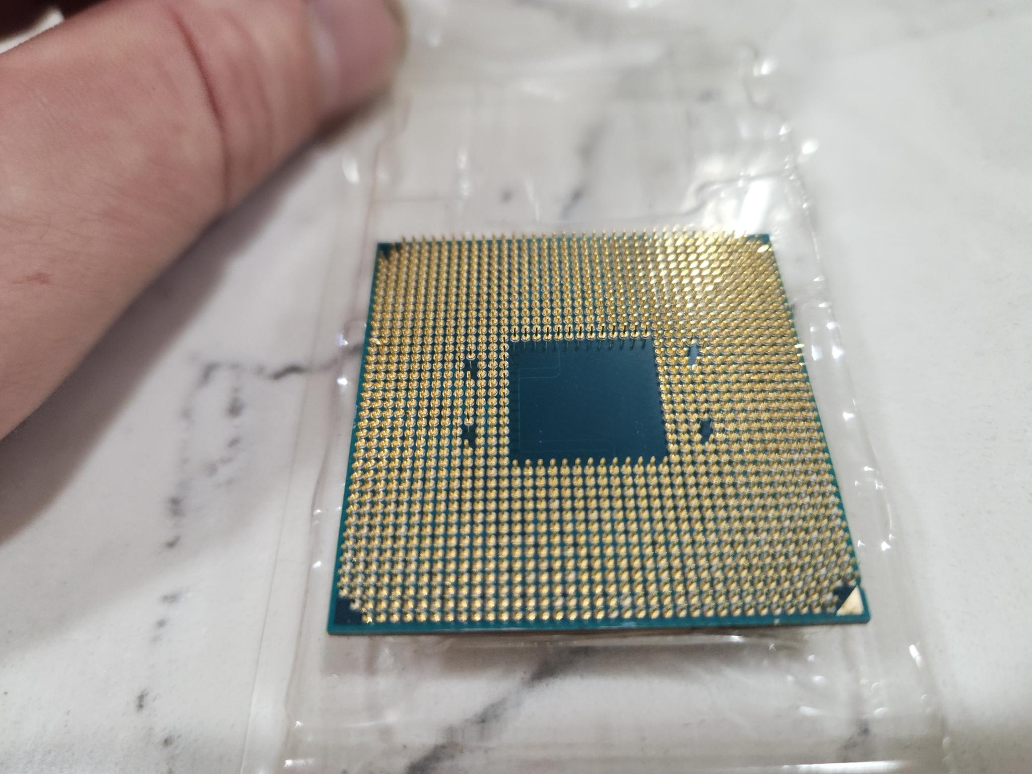 AMD ATHLON 200GE