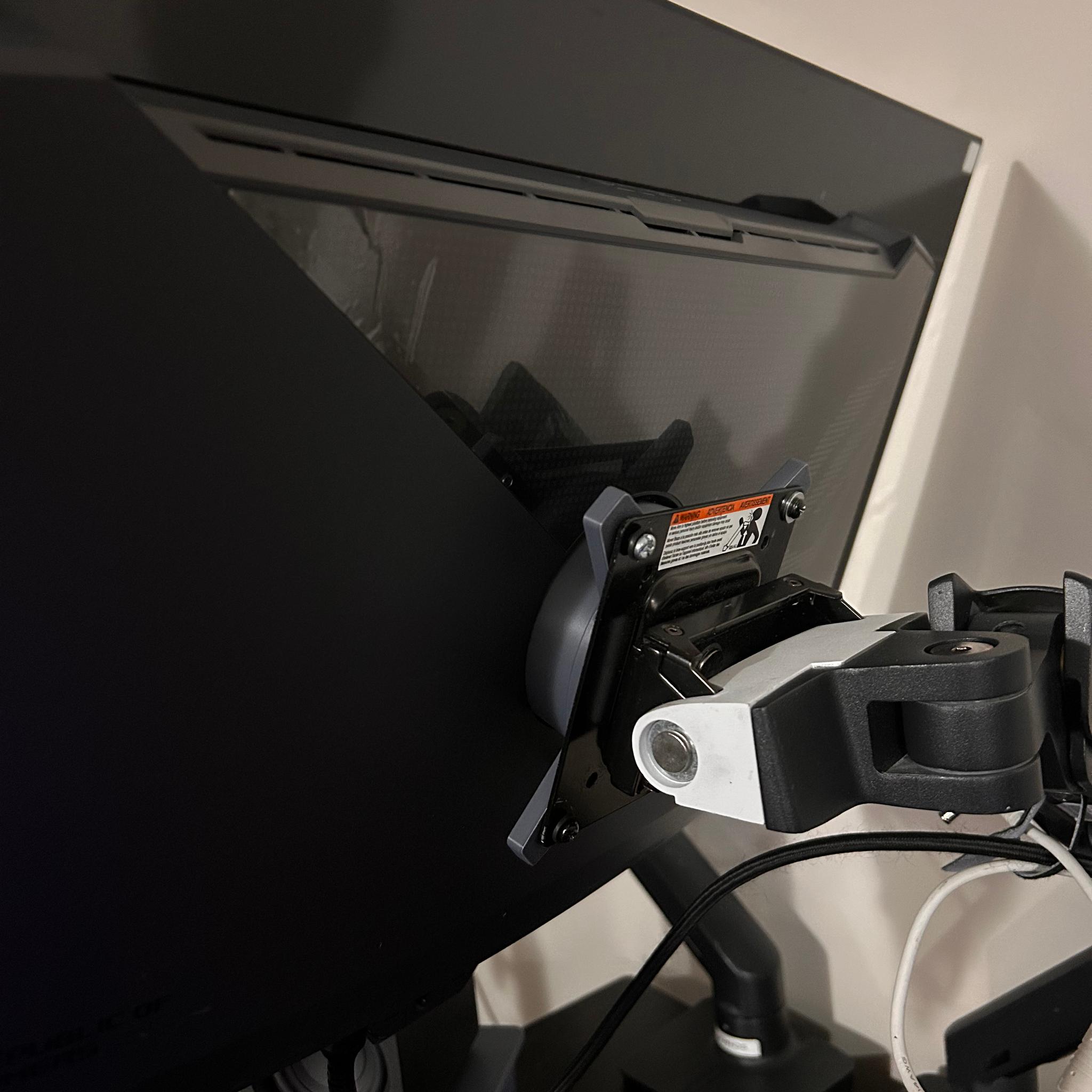 ASUS ROG Strix OLED 32" 4K (3840 x 2160) 240Hz OLED Gaming Monitor (XG32UCWMG) (0 Hours Powered on!)