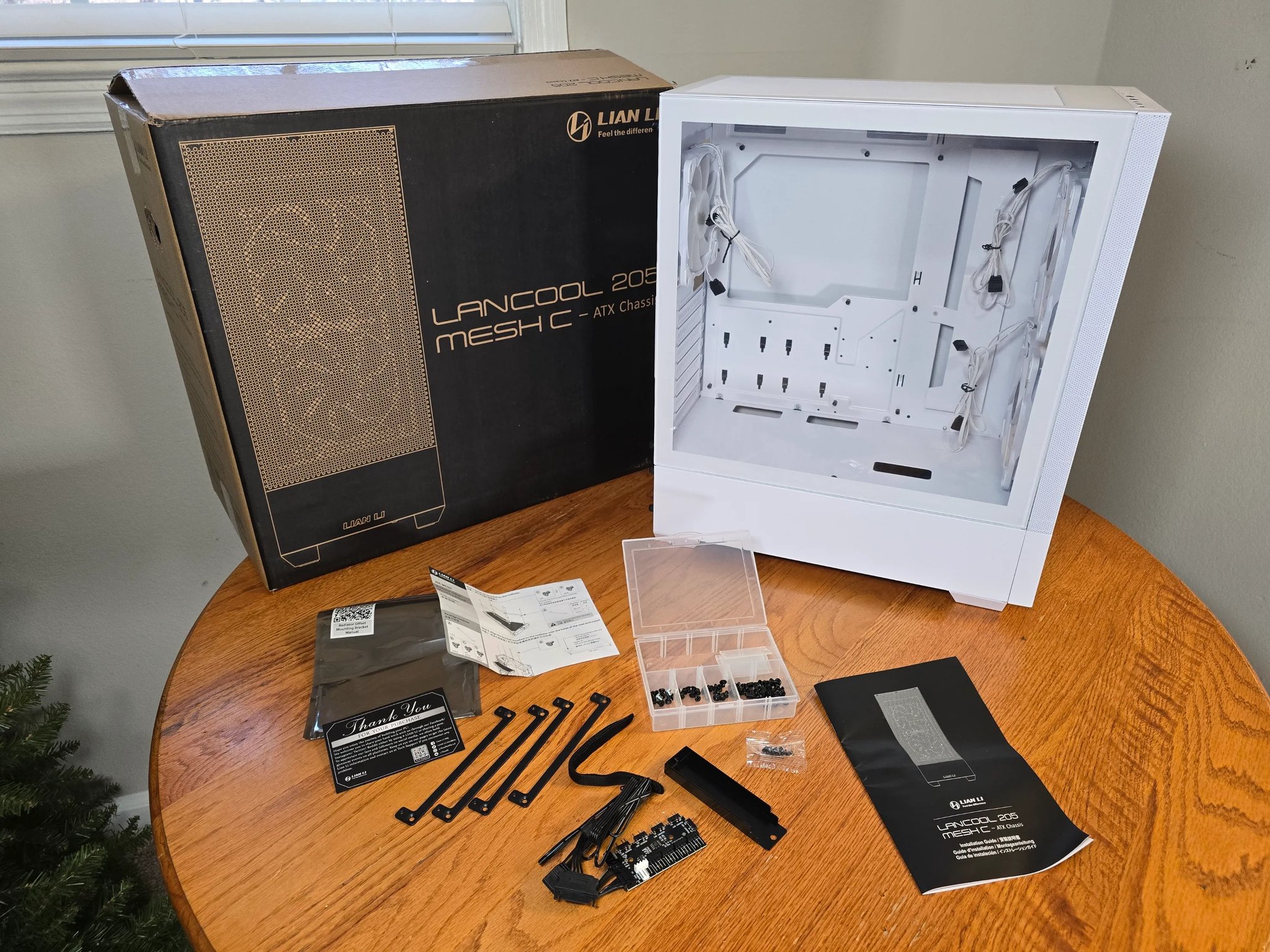 Lian Li LANCOOL 205 Mesh C ATX White Mid Tower Case *Includes 3 RGB Fans!!!*