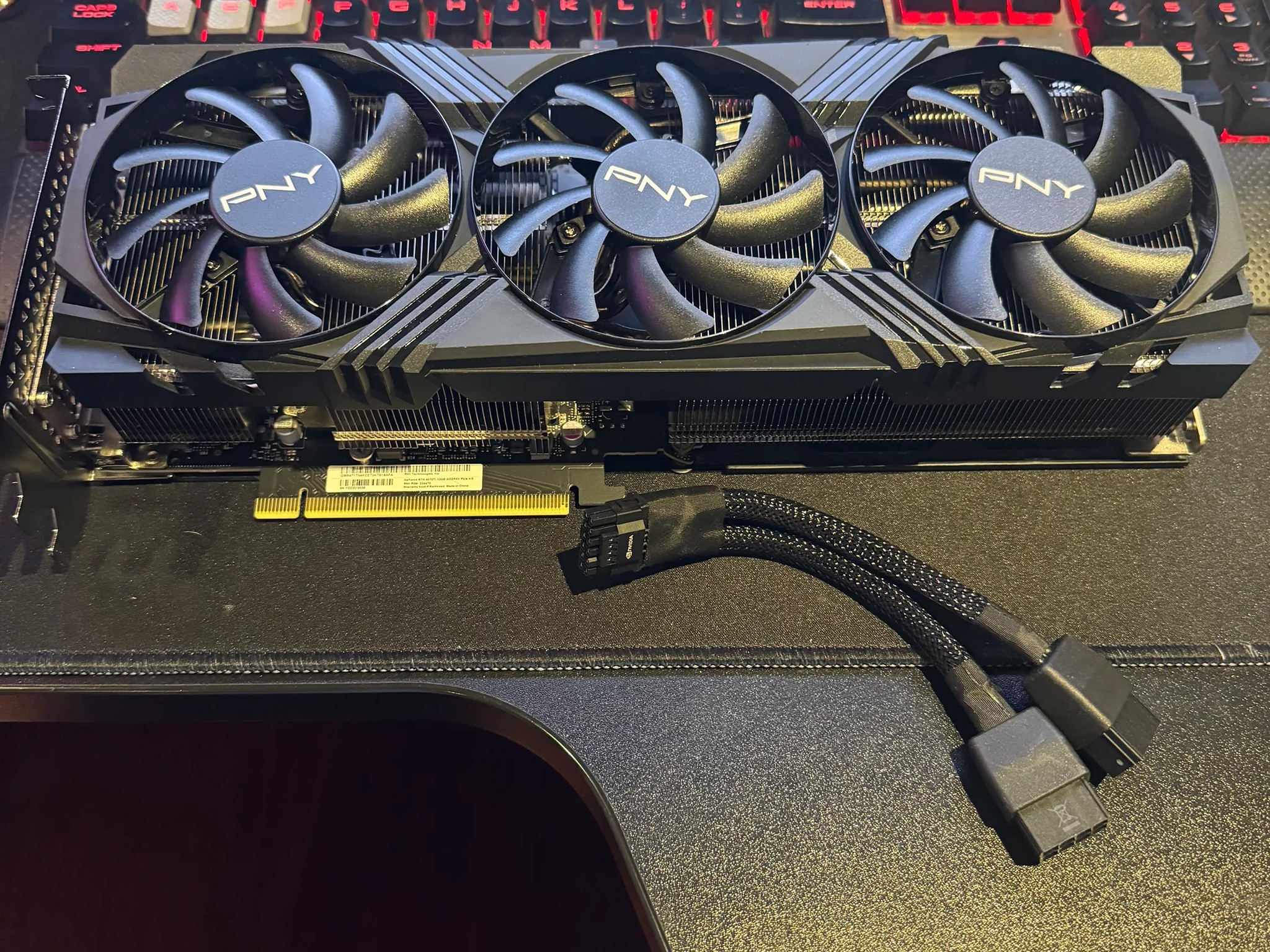 PNY GeForce RTX™ 4070 Ti 12GB Verto Triple Fan