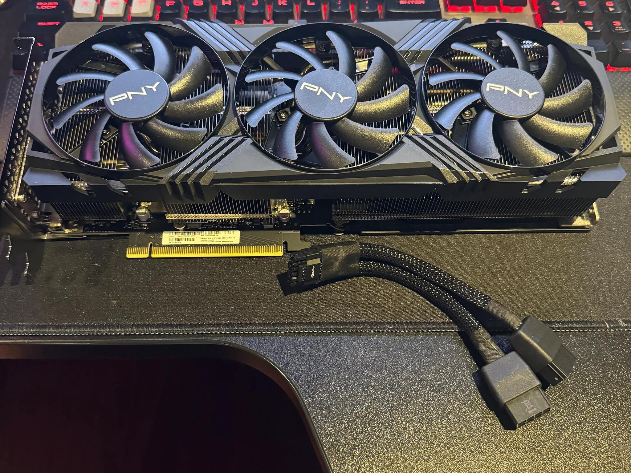 PNY GeForce RTX™ 4070 Ti 12GB Verto Triple Fan