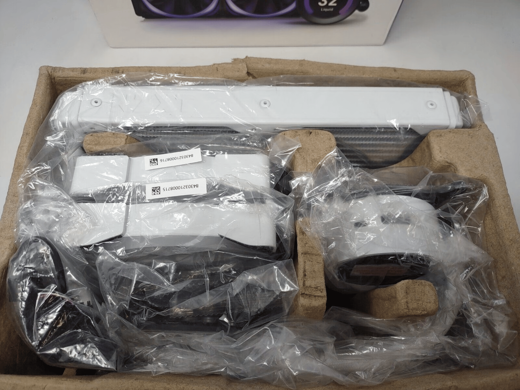 NZXT Kraken Z53 RGB 240mm Liquid Cooler with LCD Display (RL-KRZ53-RW)