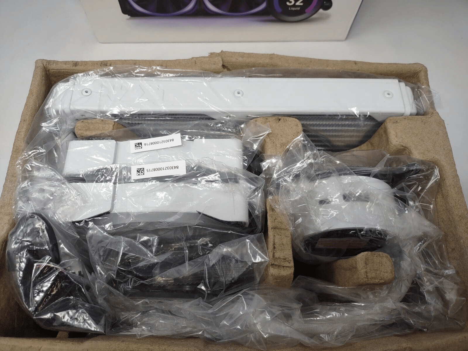 NZXT Kraken Z53 RGB 240mm Liquid Cooler with LCD Display (RL-KRZ53-RW)