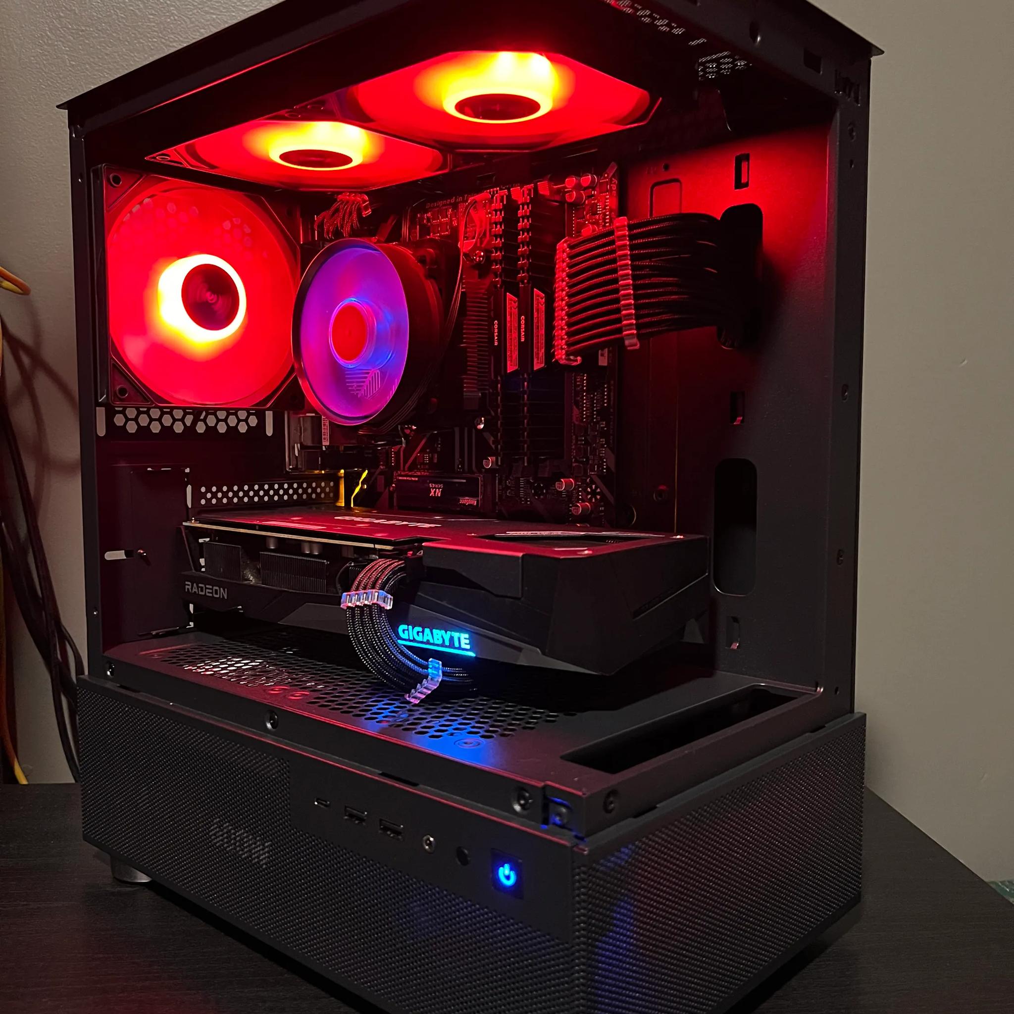 🐟Fish Tank Gaming PC🐟 | RX 6600 XT | Ryzen 5