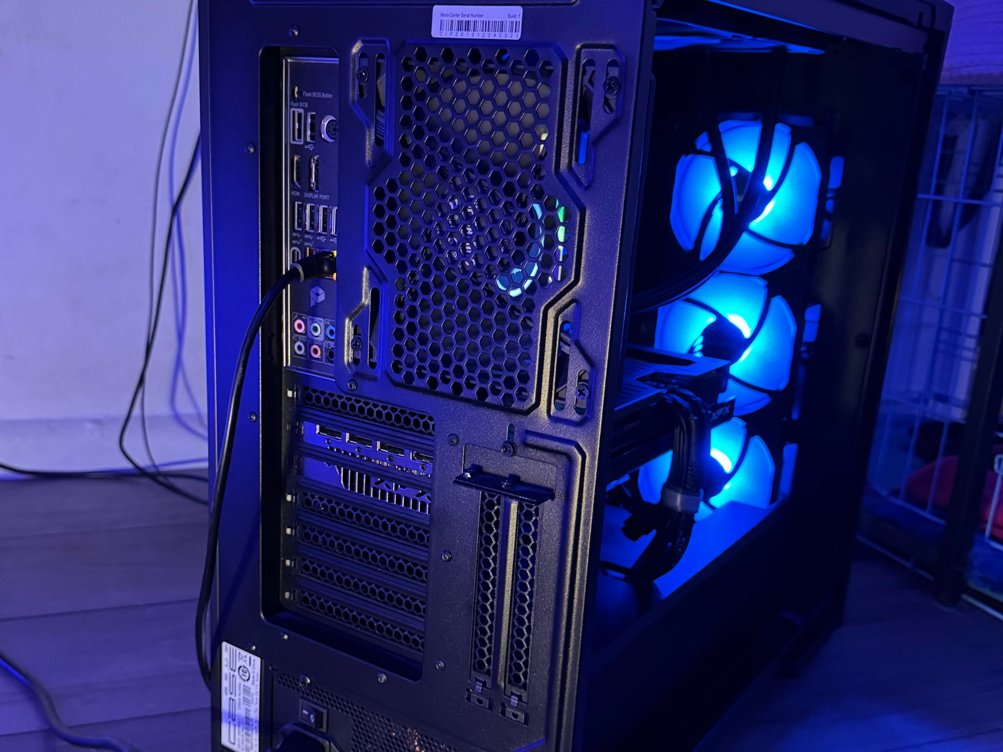 Gaming PC i5-13600k | RX 7800 XT | 32 GB DDR4 | 1 TB NVMe | Windows 11