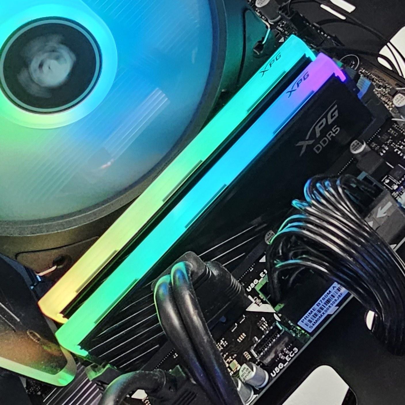 32GB DDR5 (2x16GB) CL46 5600MT/s ADATA XPG Lancer Blade RGB
