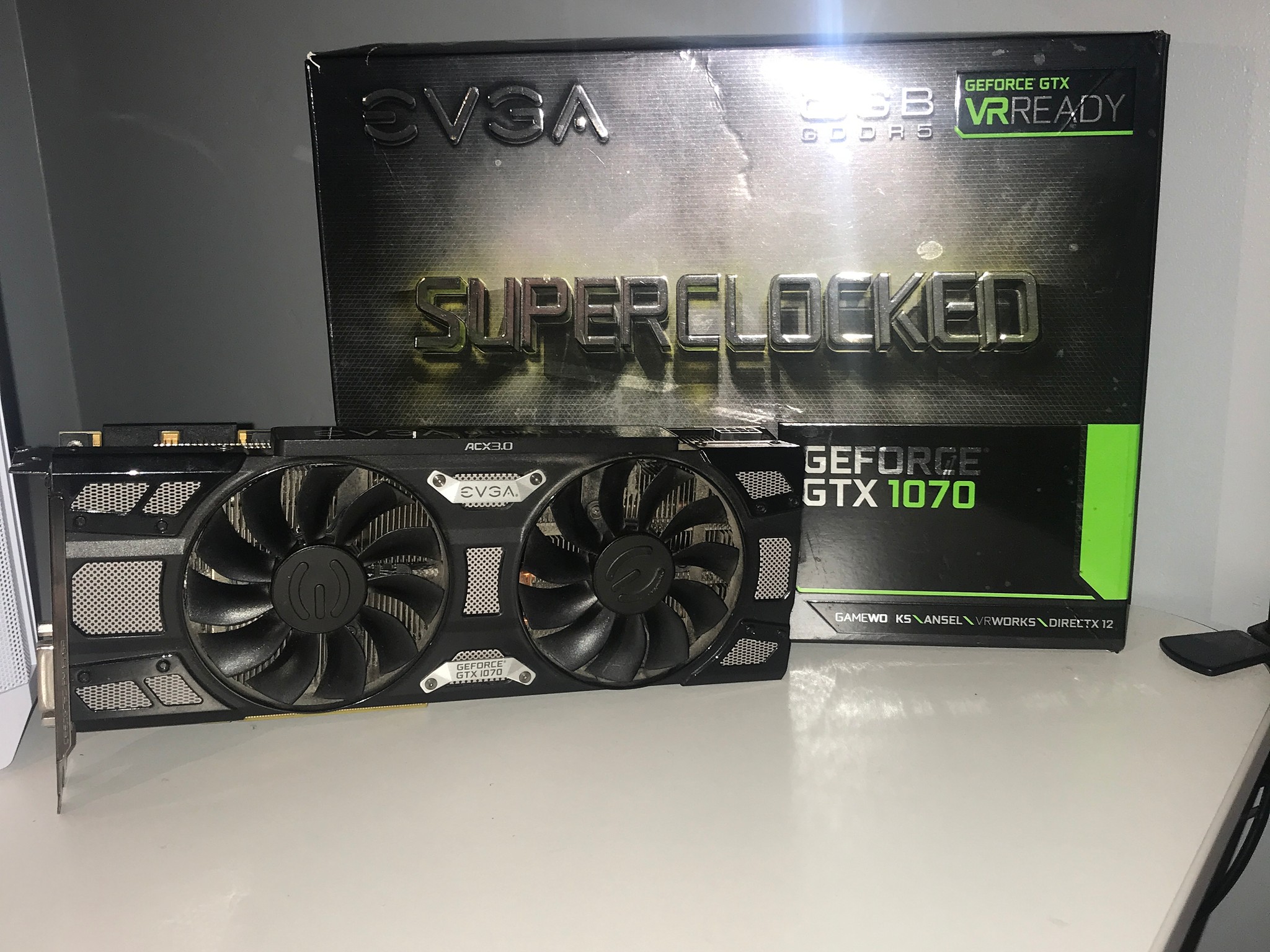 EVGA GTX 1070 8GB CARD WITH ORIGINAL BOX
