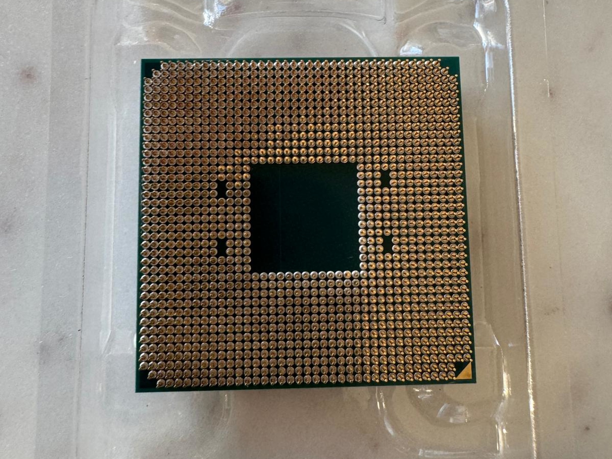 New AMD RYZEN 7 3700x and Wraith Prism RGB Cooler