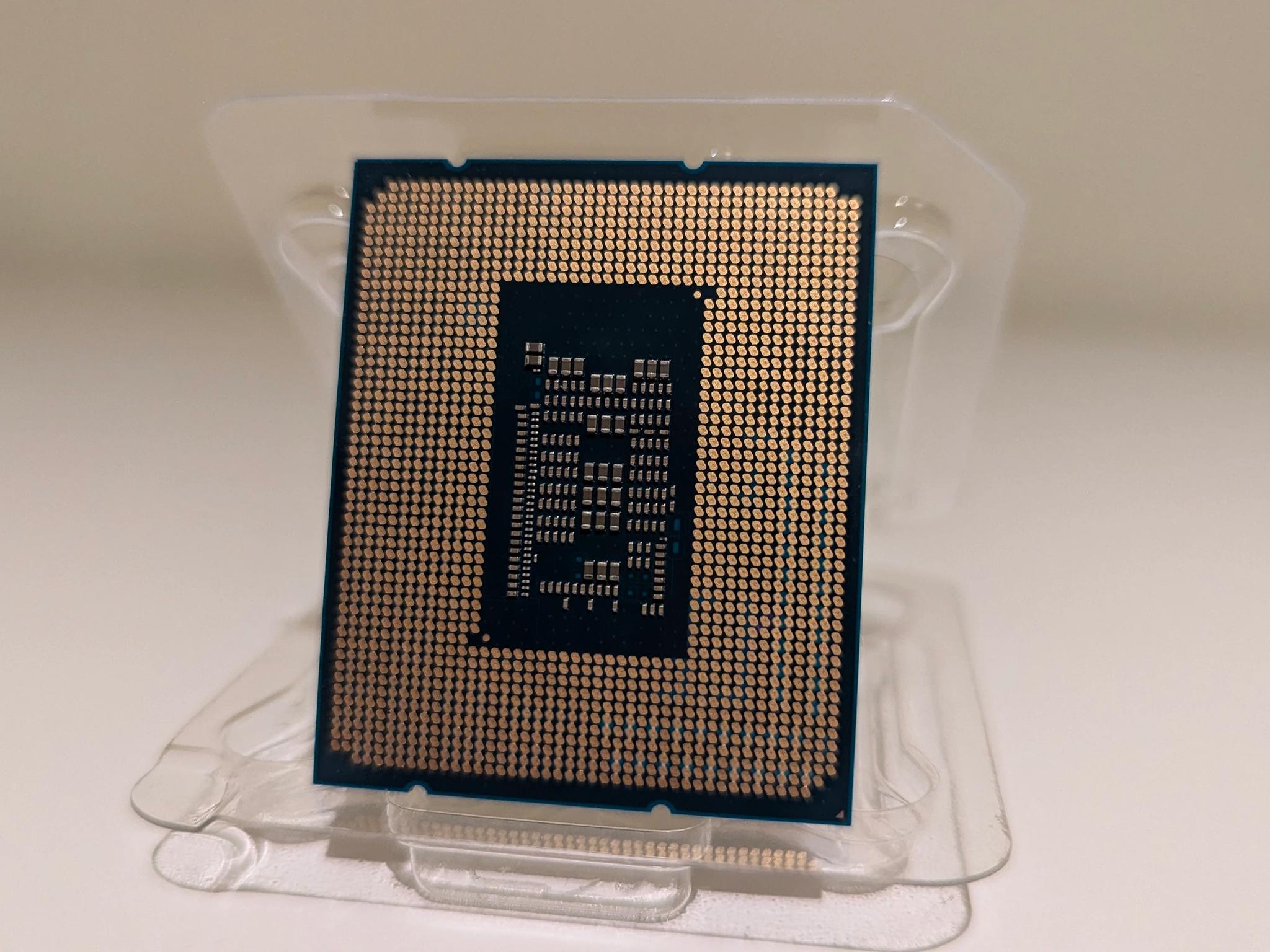 Intel Core i3-12100