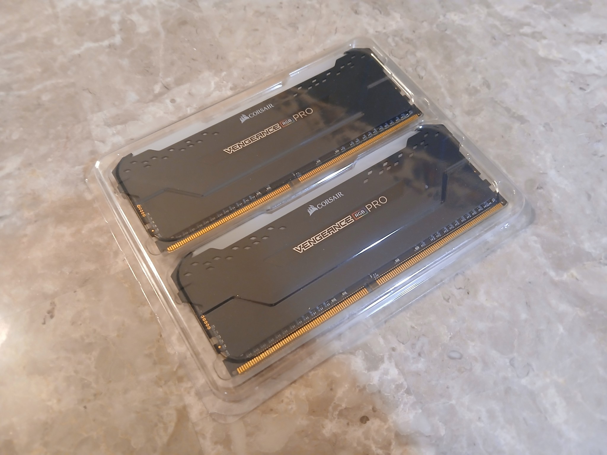 CORSAIR VENGEANCE RGB PRO DDR4 RAM 64GB (2x32GB) 3600MHz CL18