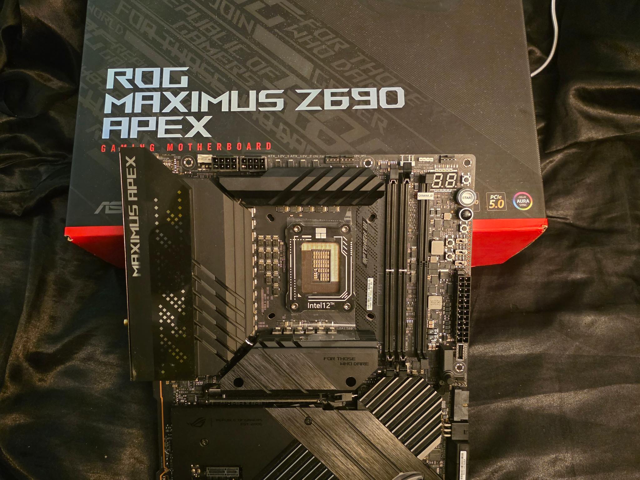 ASUS ROG MAXIMUS Z690 APEX - Image 4