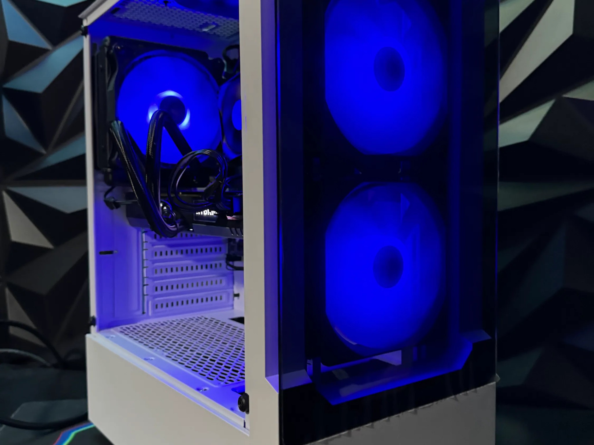 🍀 Lucky Number 777🍀 I7 7700| Water Cooled GTX 1070 | 16 GB DDR4| 1 TB SSD