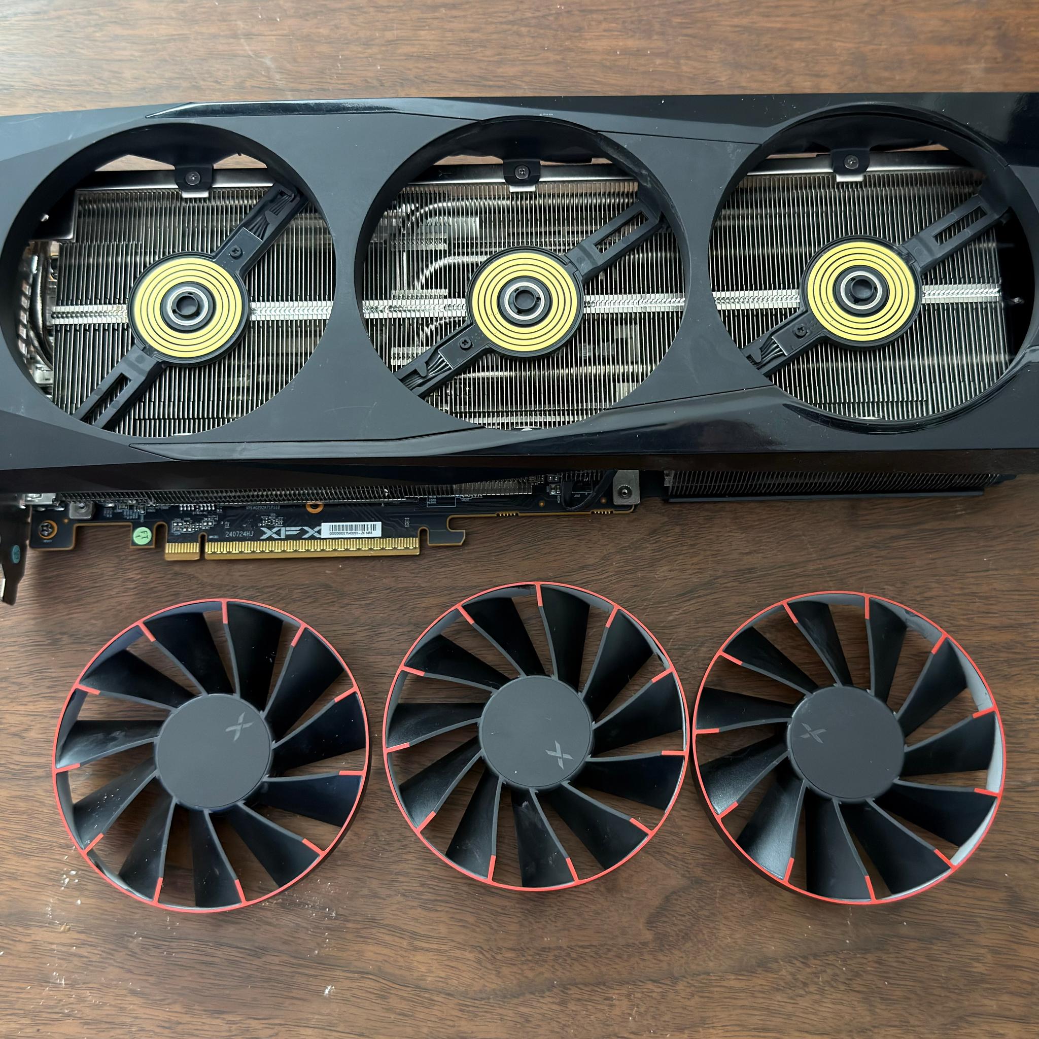 XFX Radeon RX 9070 XT Quicksilver Triple Fan 16GB
