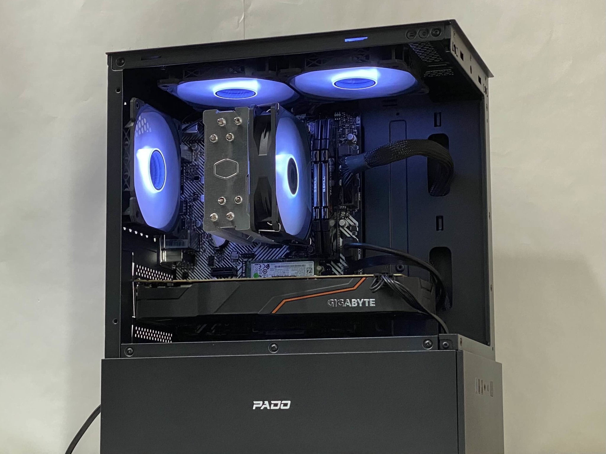 GTX 1080, Ryzen 5 2600, 16GB DDR4, 512GB NVMe SSD, WiFi - Gaming PC
