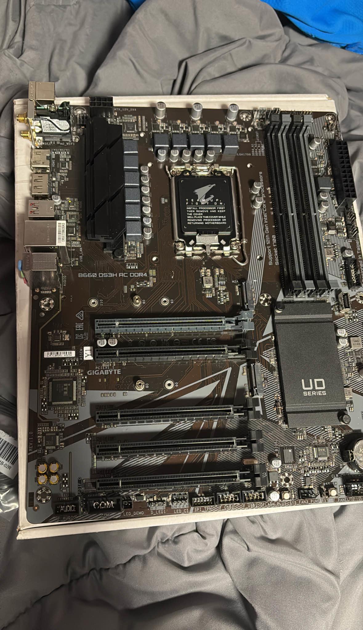 GIGABYTE B660 DS3H AC DDR4