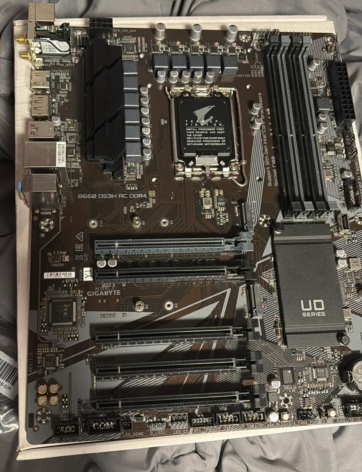 GIGABYTE B660 DS3H AC DDR4