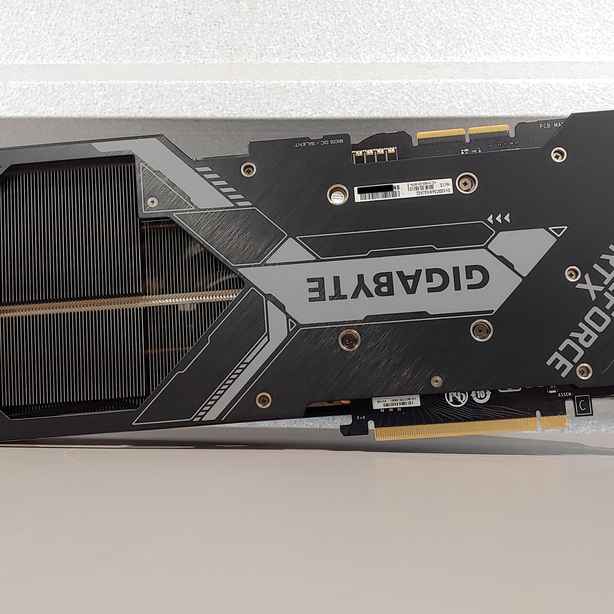GIGABYTE GeForce RTX 3090 Ti Gaming OC 24GB GDDR6X – Like New – Box & Accessories