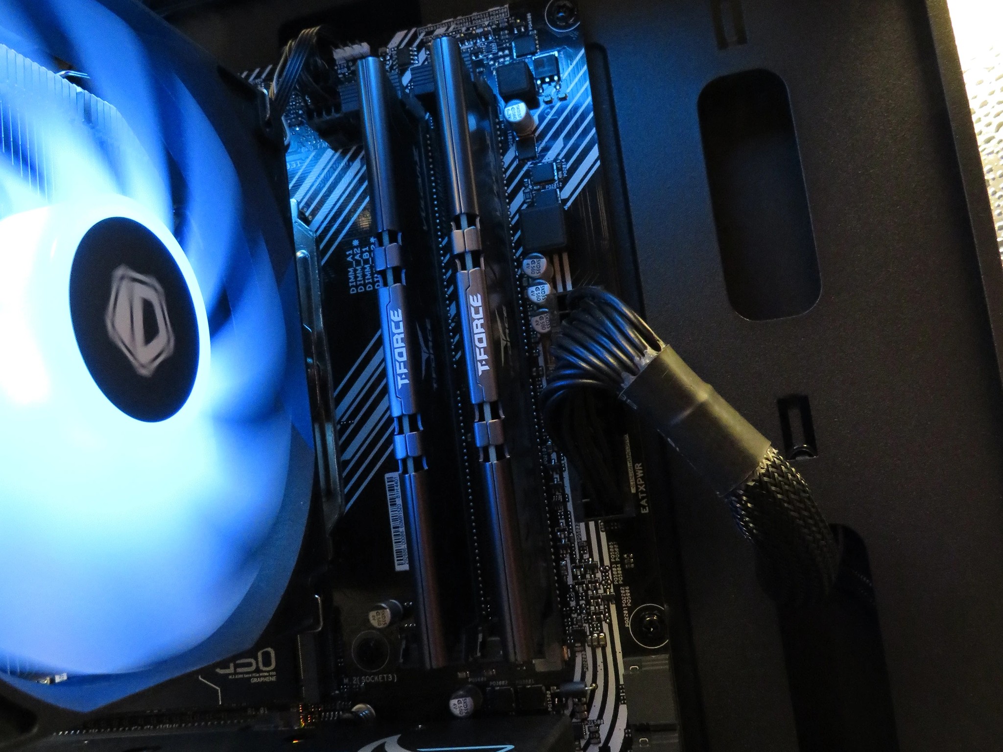 R5 5600 + Power Color Hellhound RX6600 (8GB VRAM) 1TB NVME Gen 4 Entry Level 1440 gaming