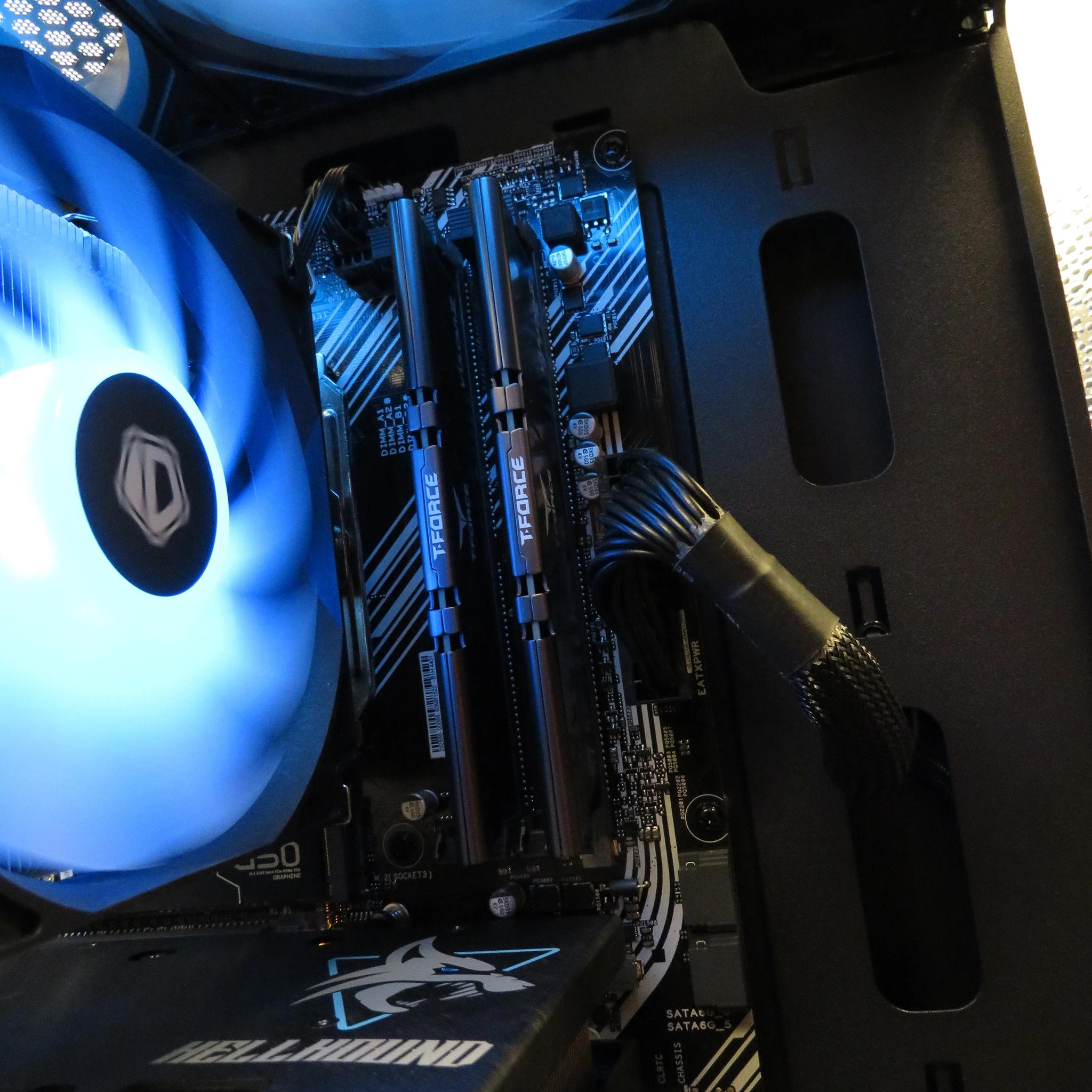 R5 5600 + Power Color Hellhound RX6600 (8GB VRAM) 1TB NVME Gen 4 Entry Level 1440 gaming