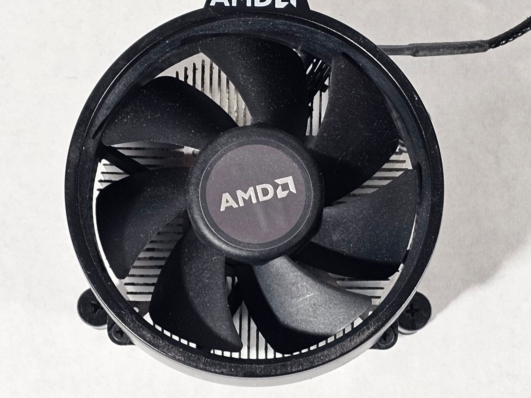AMD Wraith 328 Stealth Ryzen Heatsink/Fan AM4 CPU Cooler