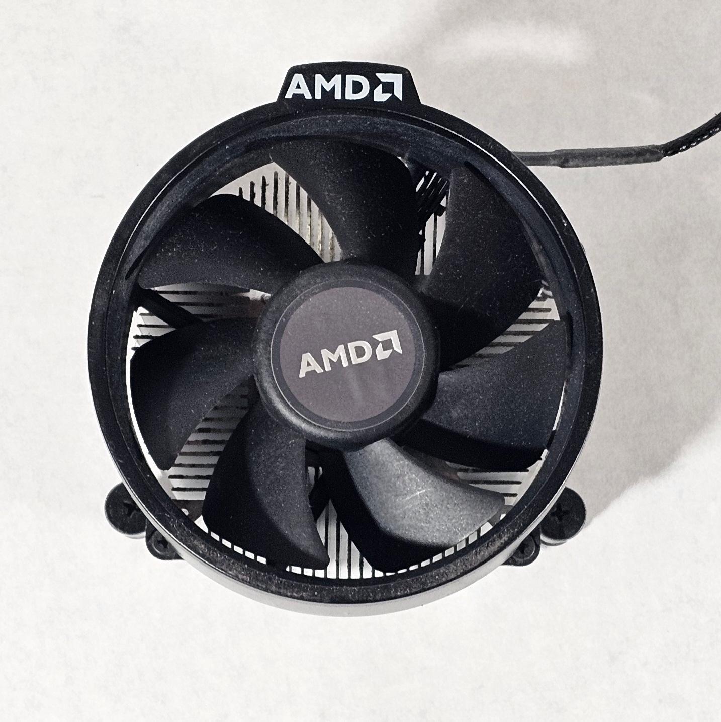 AMD Wraith 328 Stealth Ryzen Heatsink/Fan AM4 CPU Cooler