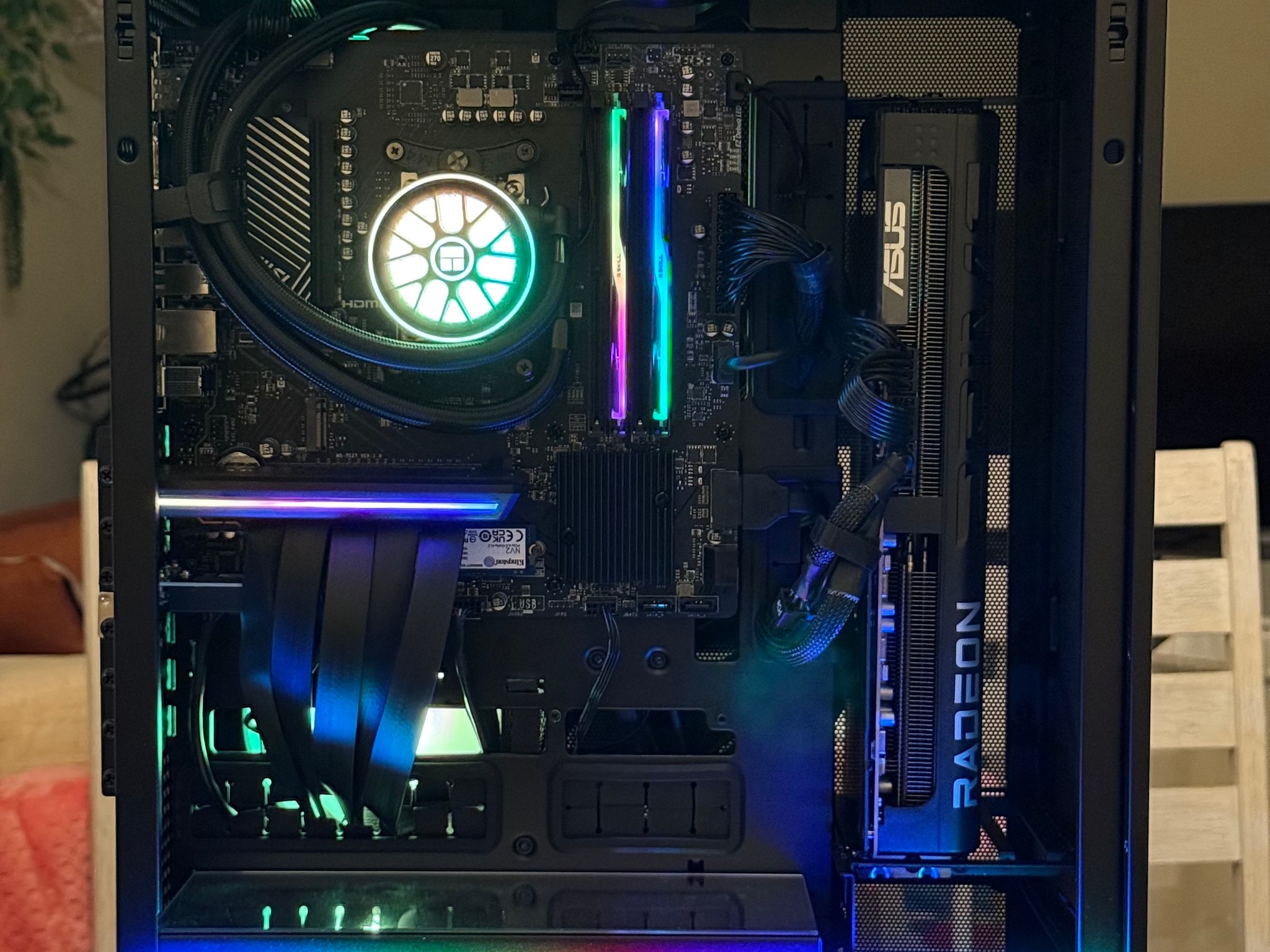 RX 9070 XT 16GB | RYZEN 7600 | 32GB DDR5 6000MHz CL30 | 2TB NVME 4.0