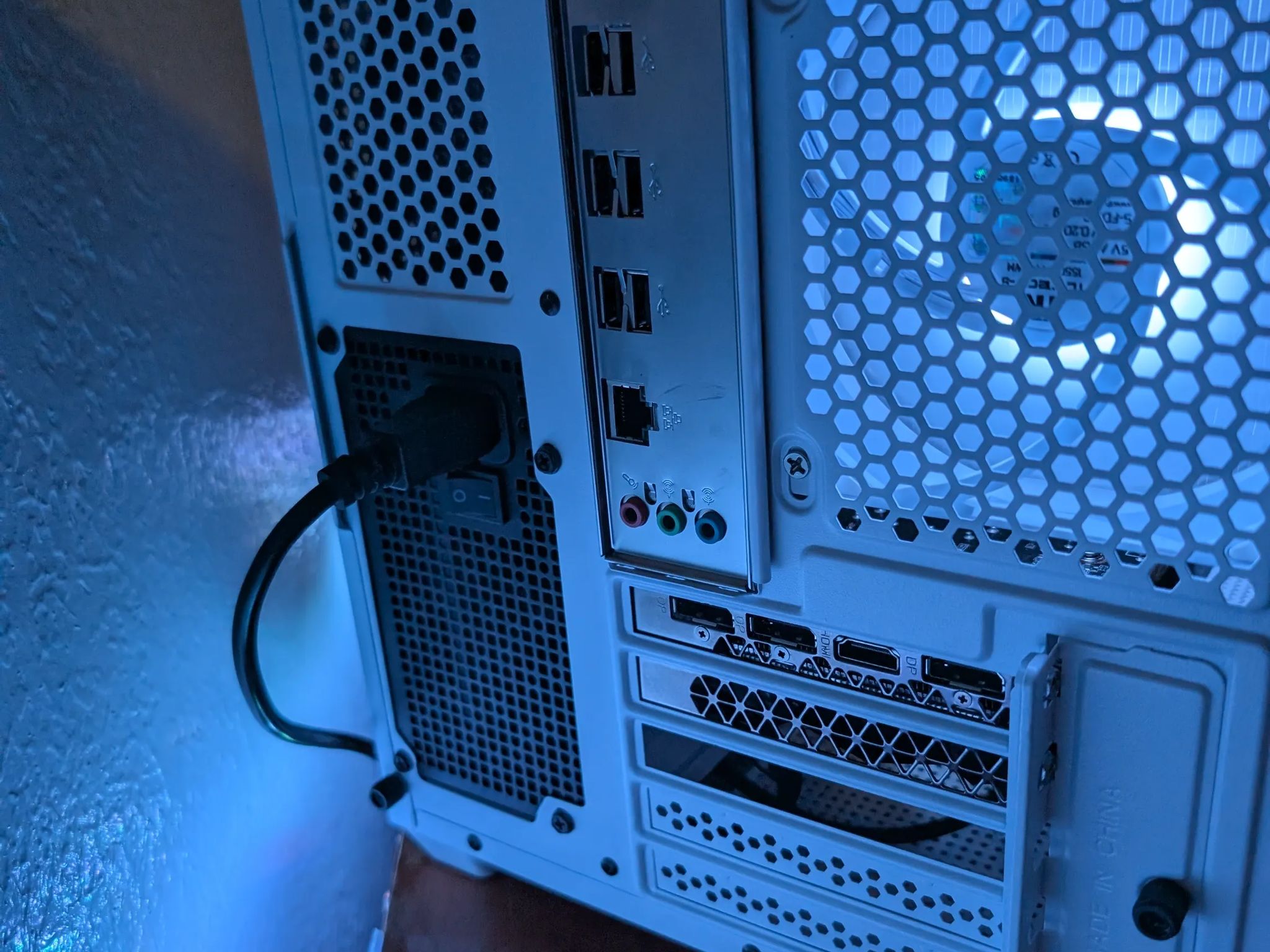 1660 Super, Ryzen 7 1700X Intel Equivalent, 16 GB RAM, 500 GB NVME SSD