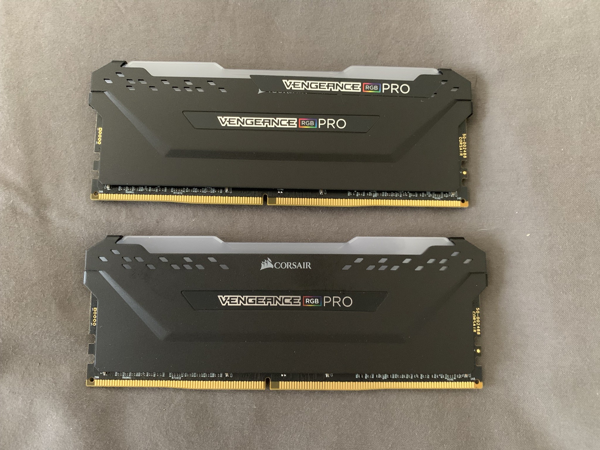 Corsair Vengeance RGB Pro 32GB (2x16GB) @ 3200 MHz DDR4