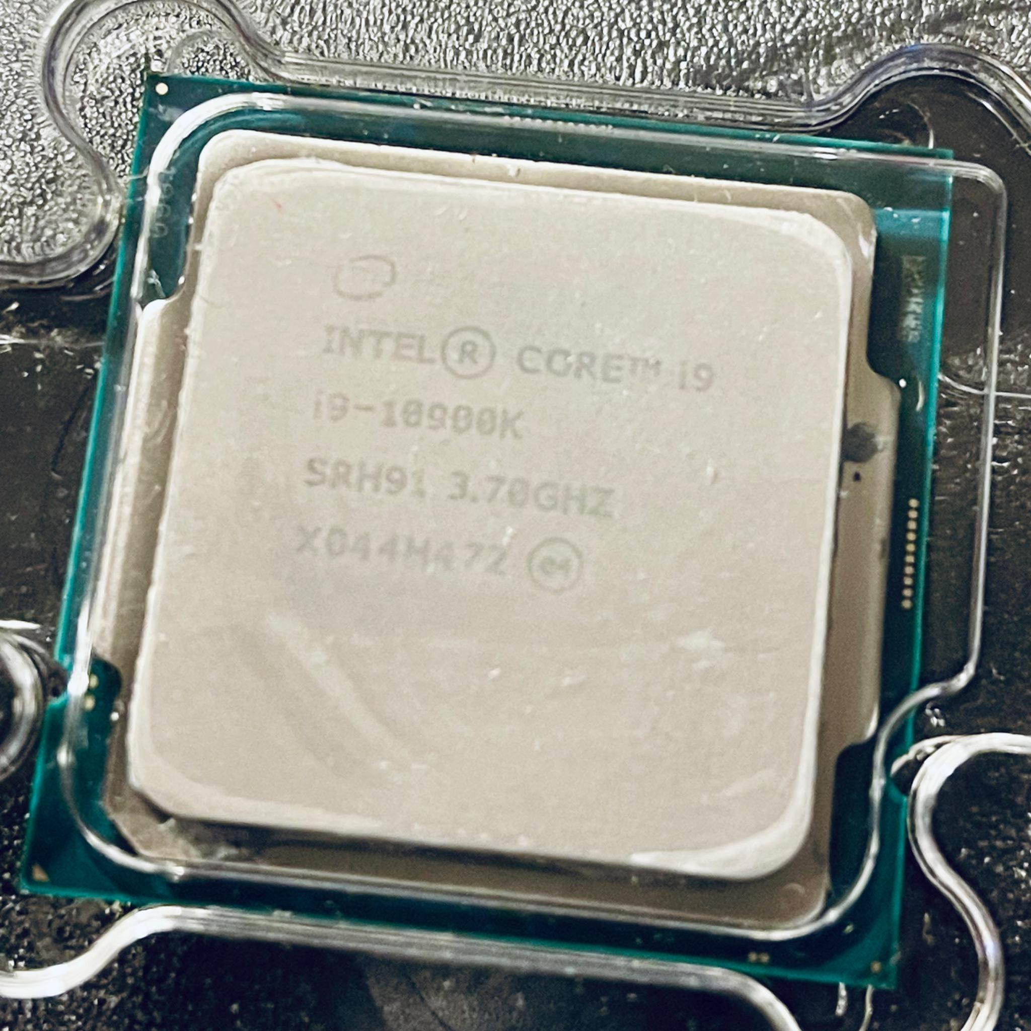 Intel® Core™ i9-10900K Processor