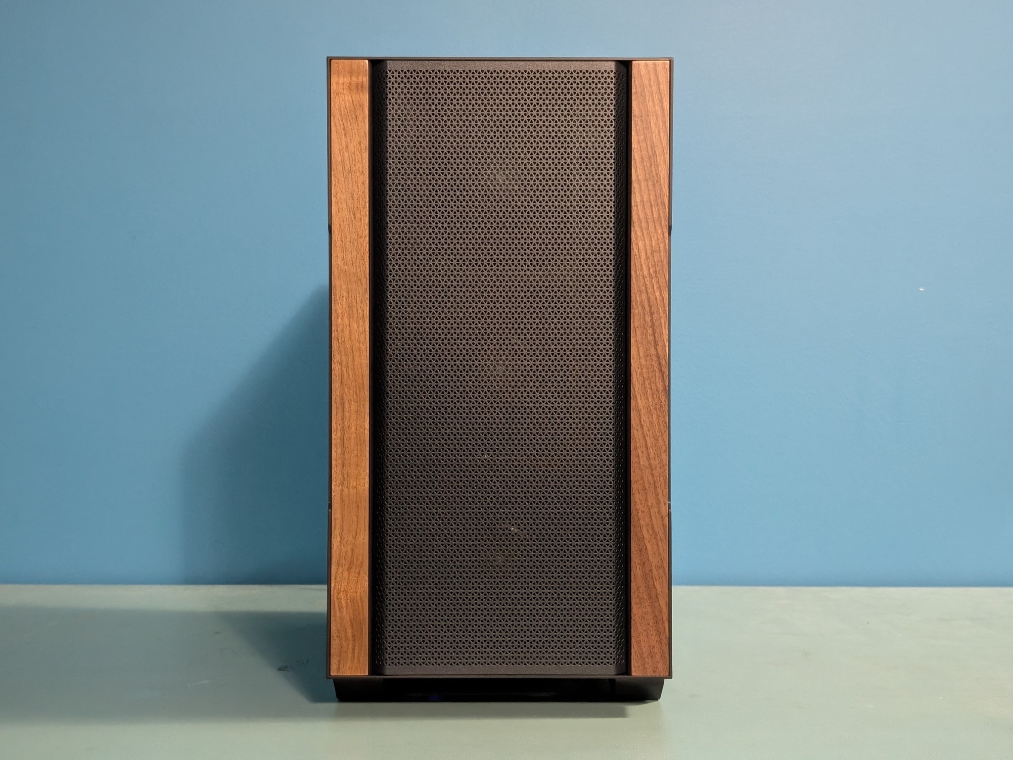 Classy Gaming PC | Ryzen 5 5600, RX 6700 XT, 32GB RAM, 1TB NVMe | SteamOS Compatible